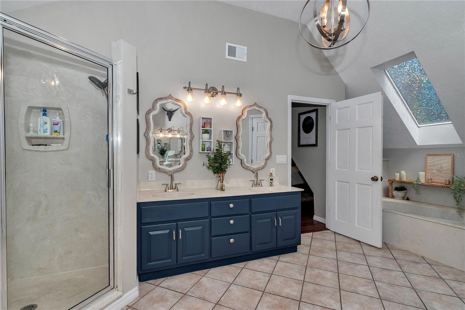 Primary Bathroom (2nd floor) - 538 SW 45TH ST, OCALA