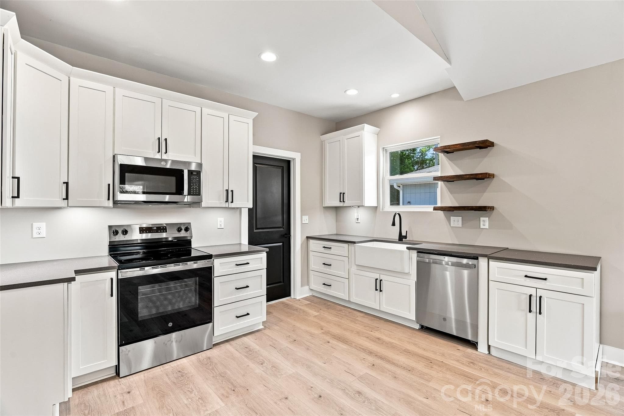 Open Concept kitchen with optional kitchen island - 156 Edwards Avenue, Swannanoa