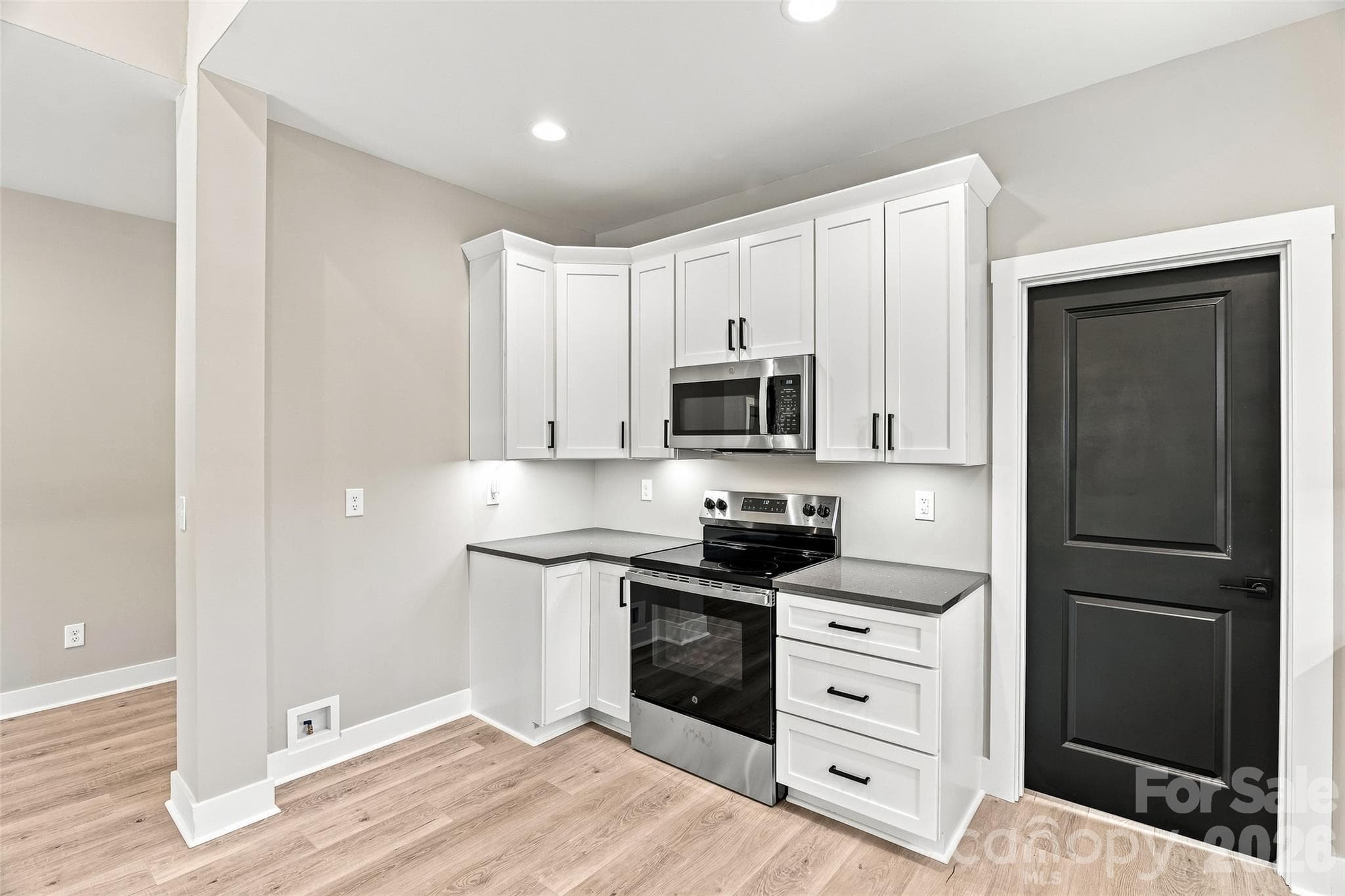 Lighting under the cabinets - 156 Edwards Avenue, Swannanoa