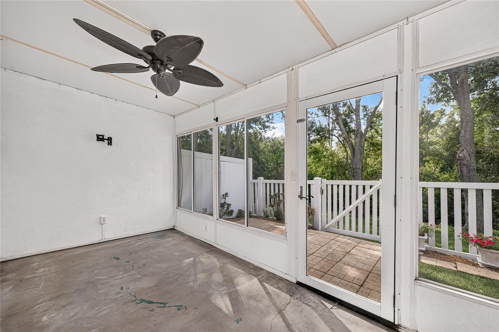 Townhouse at 4319 DEERMONT CIR, TAMPA, photo 28 of 33