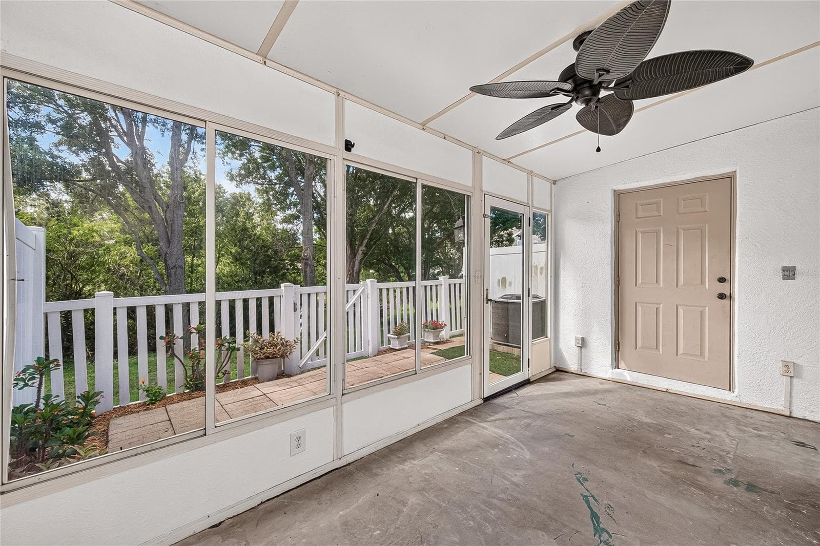 Townhouse at 4319 DEERMONT CIR, TAMPA, photo 29 of 33