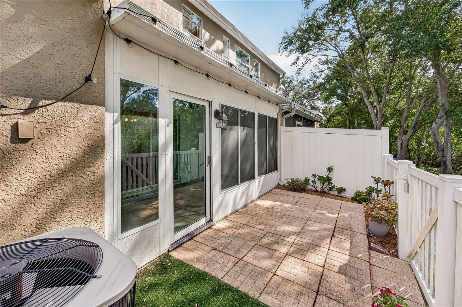 Townhouse at 4319 DEERMONT CIR, TAMPA, photo 31 of 33