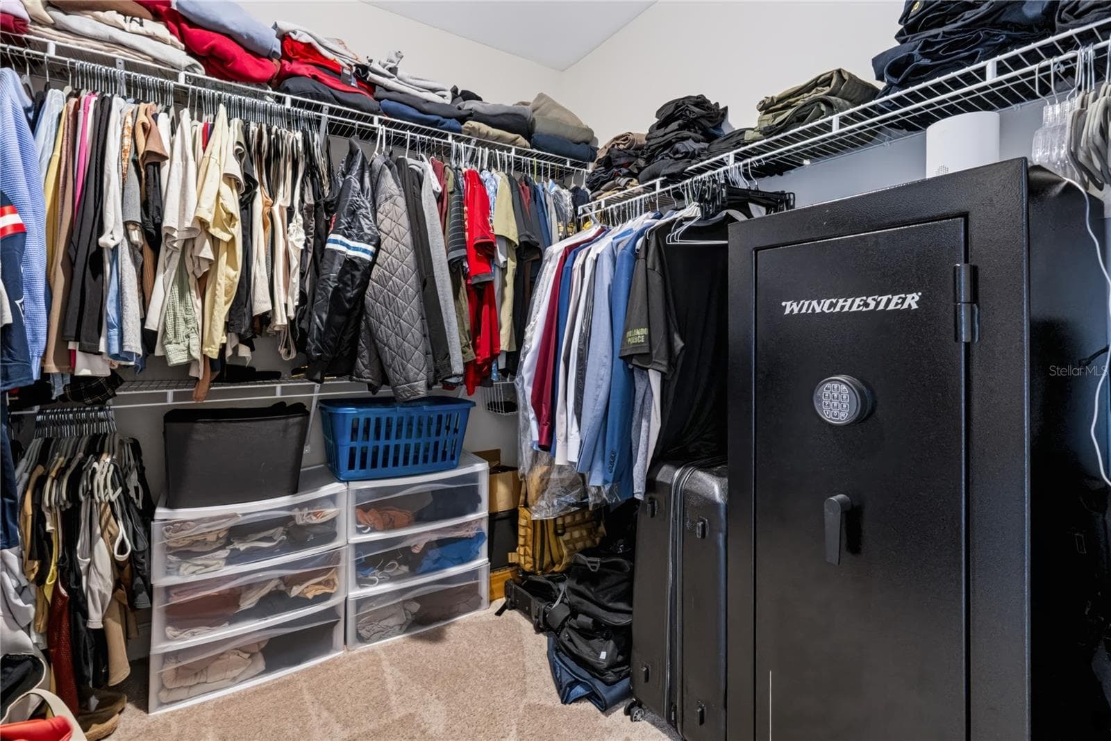 Master Closet - 6564 RHYTHM DR, MASCOTTE