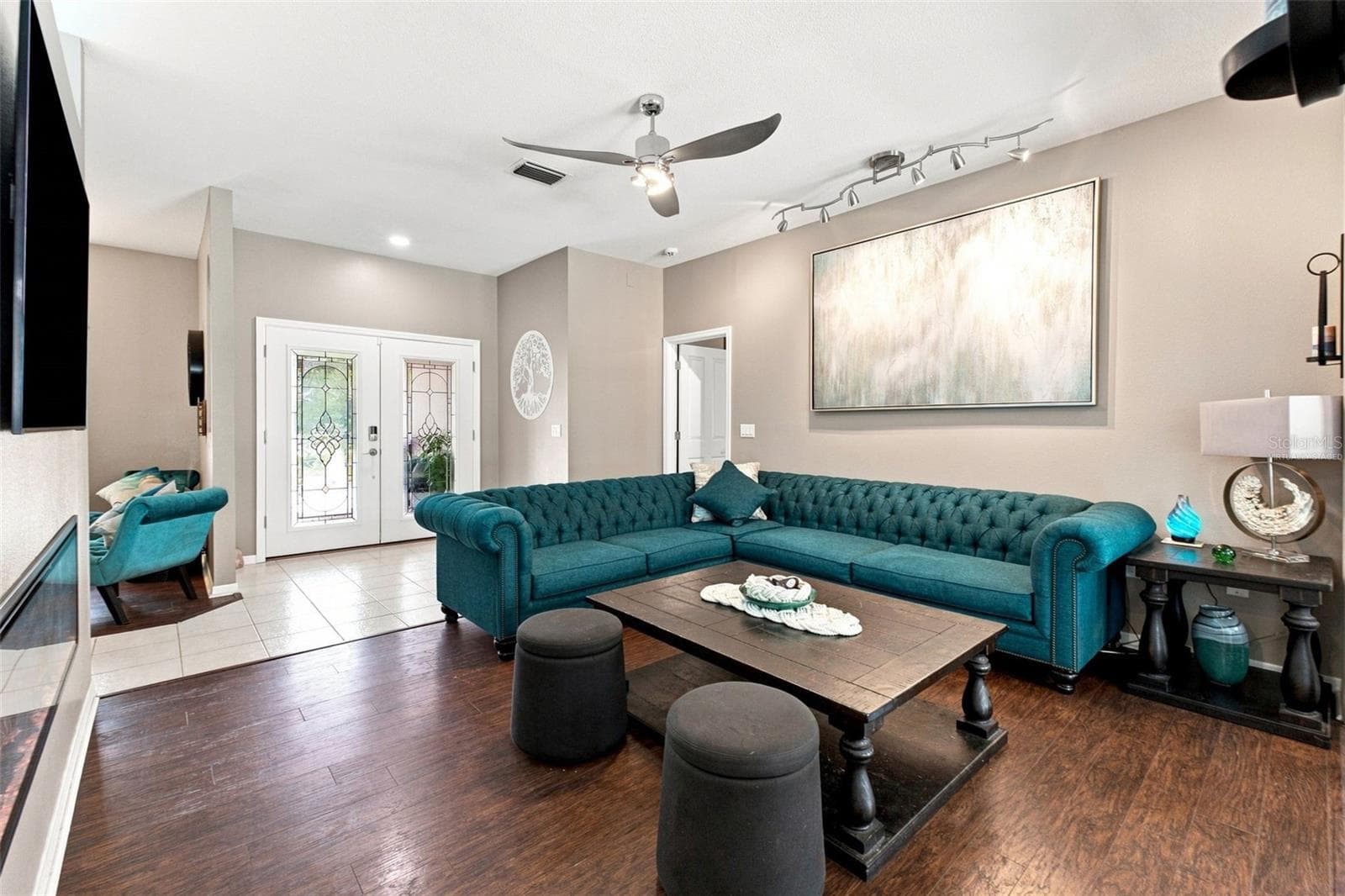 Living room - 10261 WOODLAND WATERS BLVD, WEEKI WACHEE