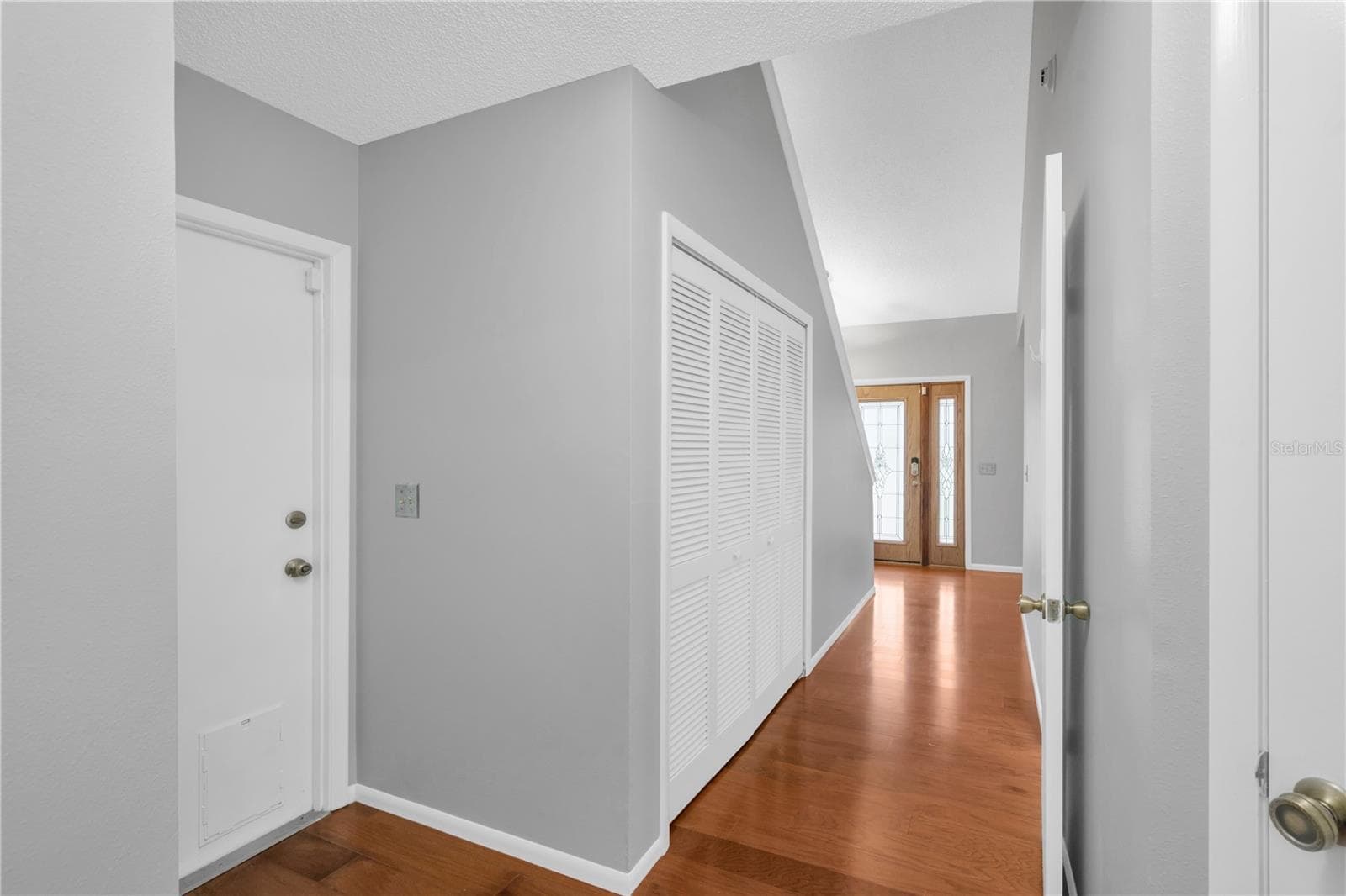 Upstairs are 3 secondary bedrooms and a full bathroom. - 1418 SHELL FLOWER DR, BRANDON
