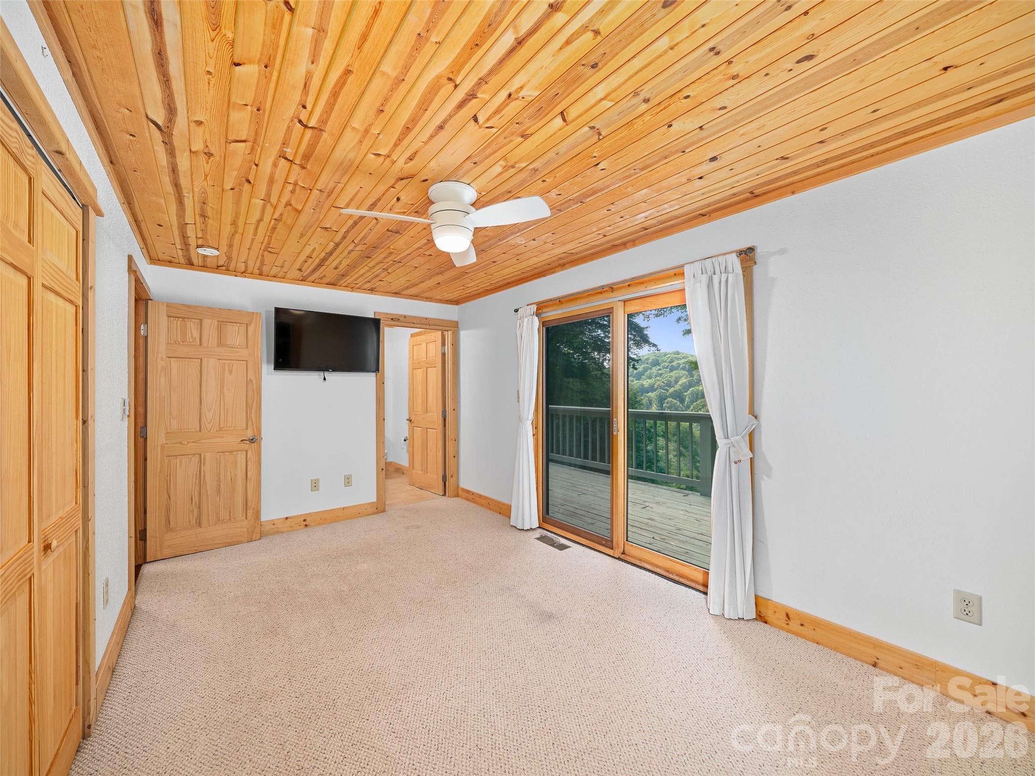 Single Family Residence at 73 Oak Ridge Court, Mars Hill, photo 13 of 44