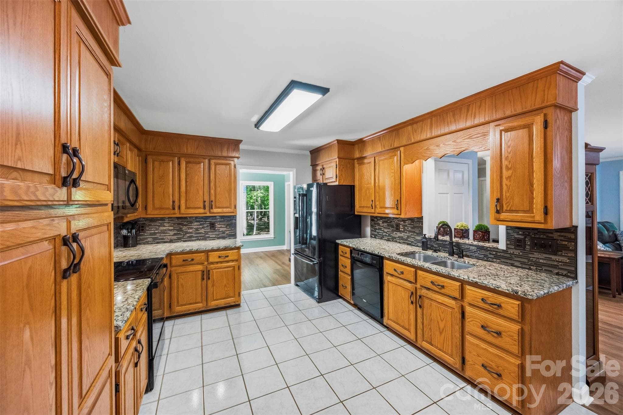 Single Family Residence at 6366 Green Oak Drive, Stanfield, photo 20 of 89