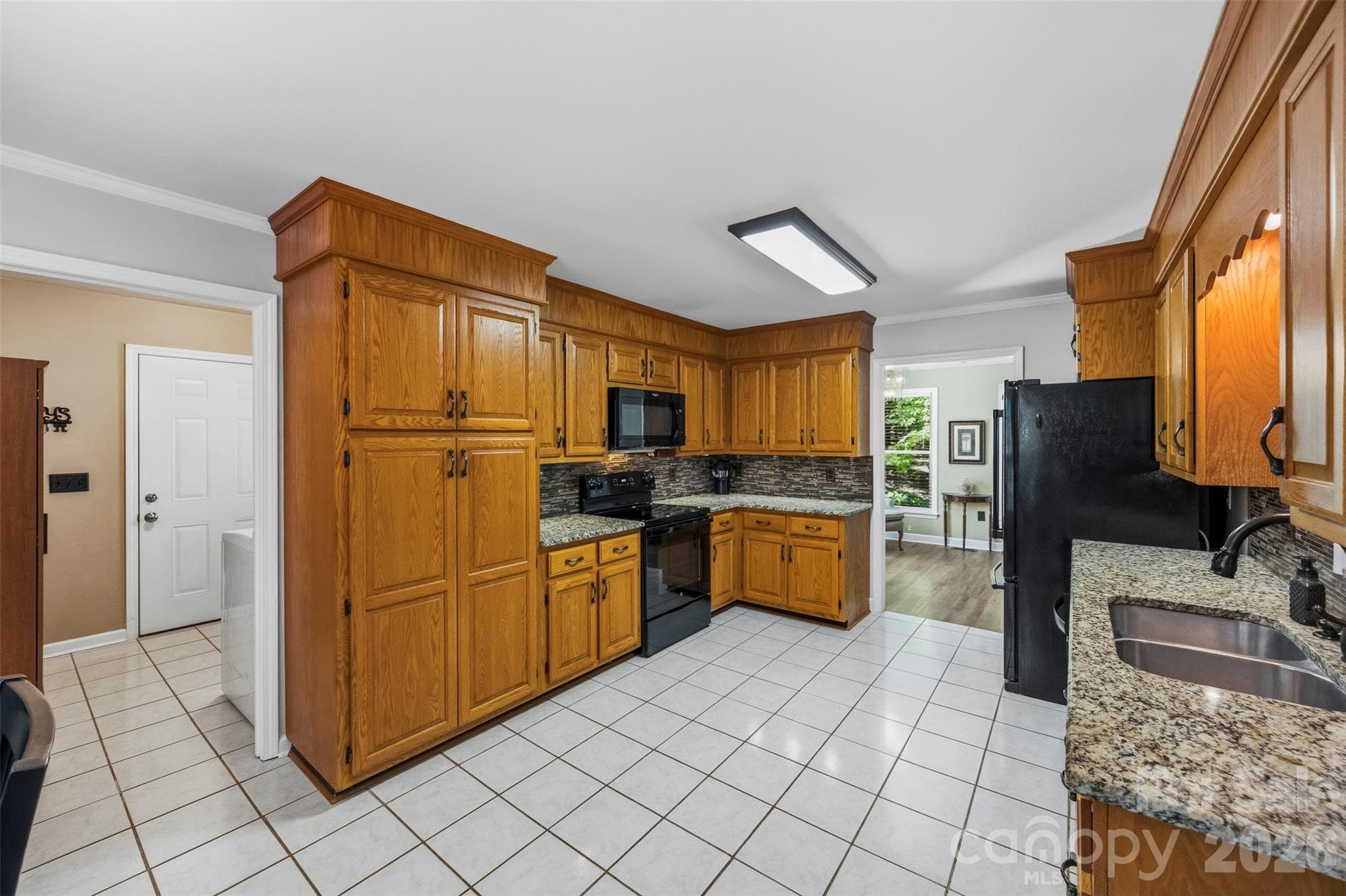 Single Family Residence at 6366 Green Oak Drive, Stanfield, photo 24 of 89