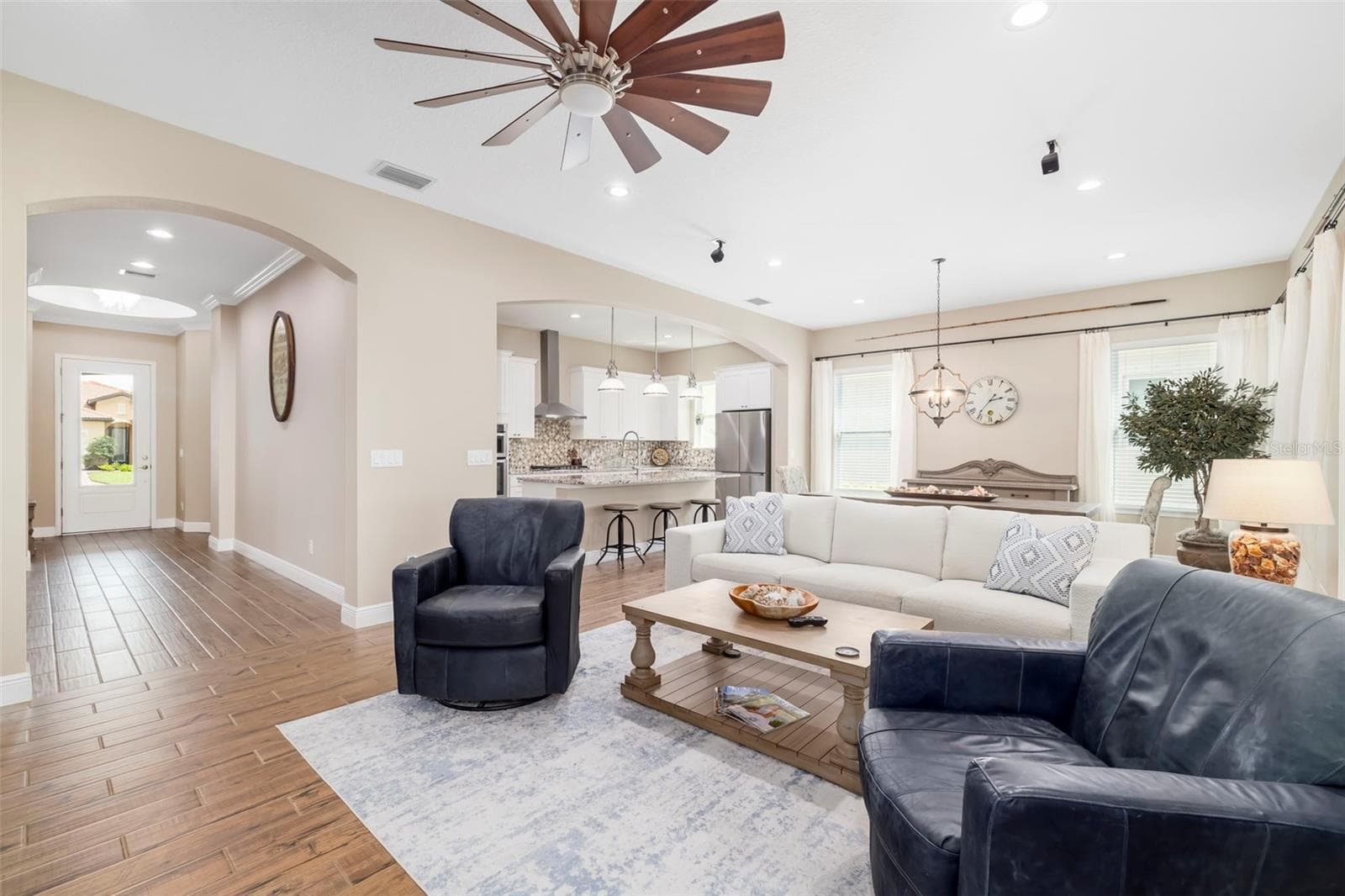 Single Family Residence at 10107 CARNOUSTIE PL, BRADENTON, photo 17 of 85