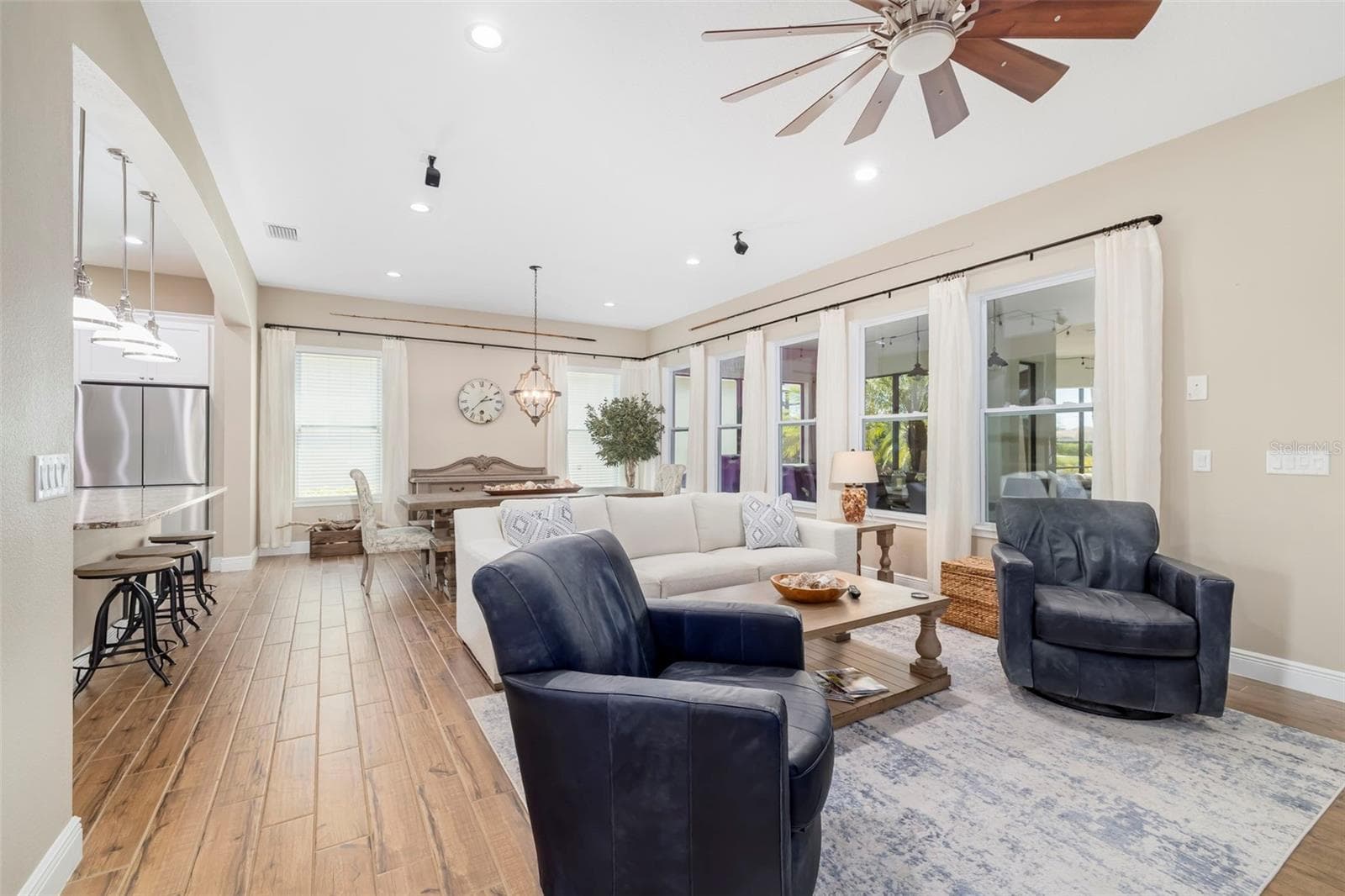 Single Family Residence at 10107 CARNOUSTIE PL, BRADENTON, photo 16 of 85