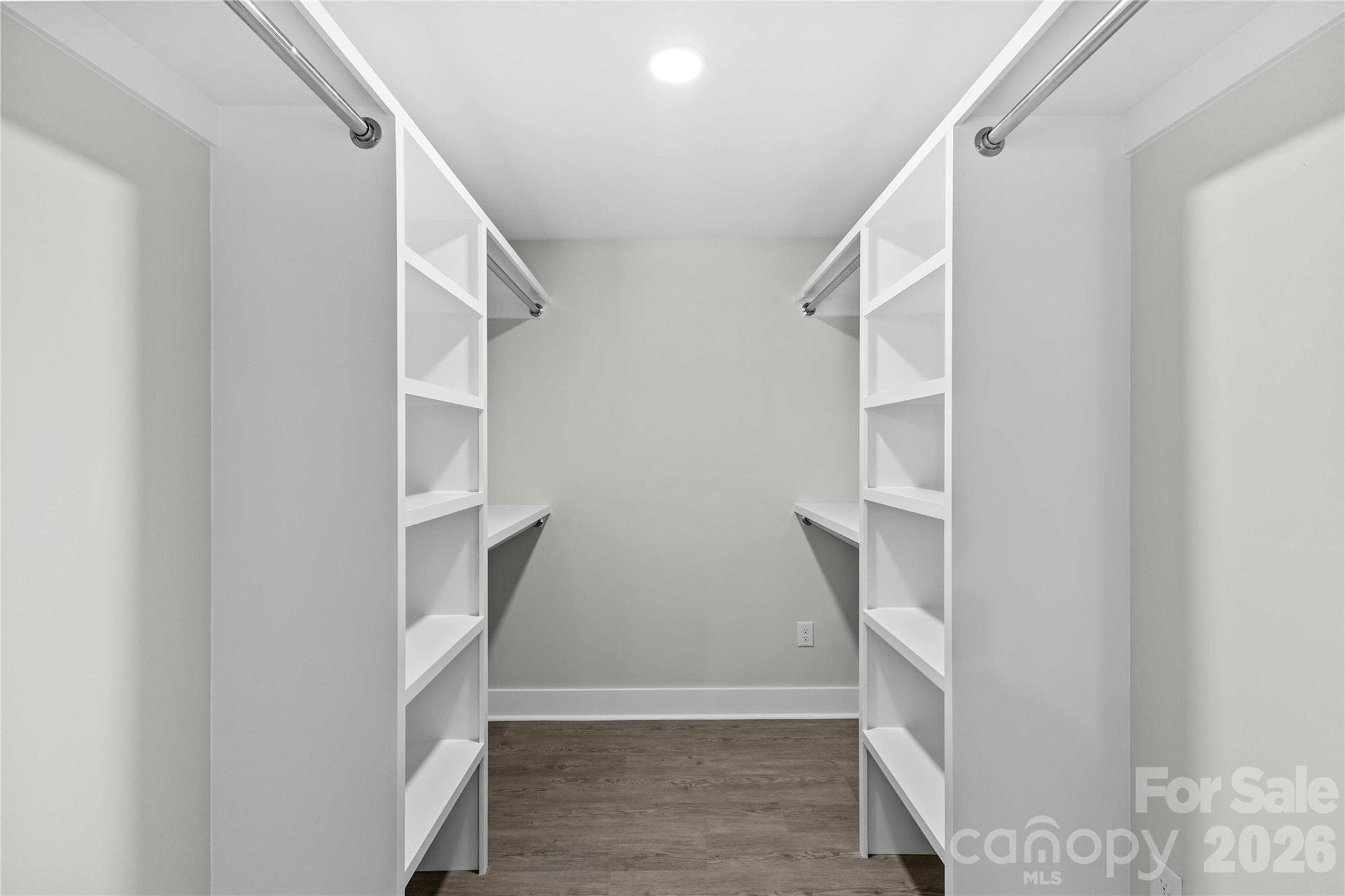 mastercloset - 614 S Magnolia Street, Mooresville
