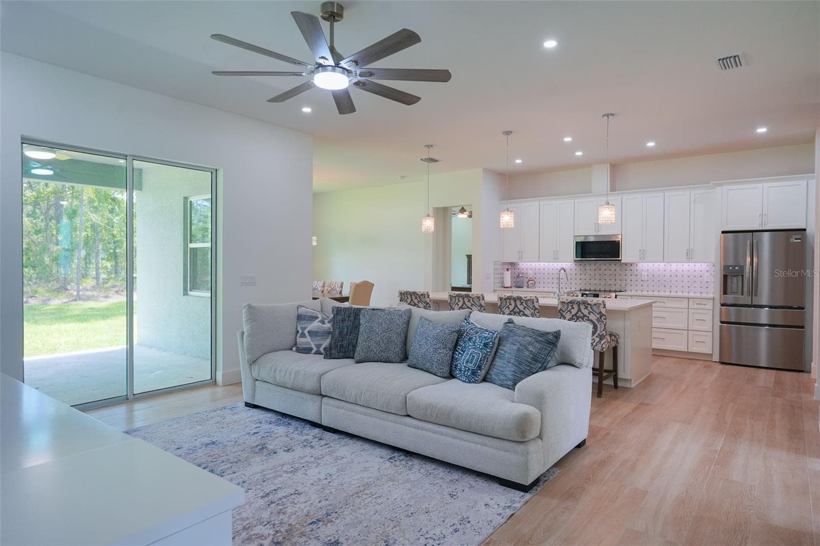 Living/Kitchen - 17460 MACASSAR RD, WEEKI WACHEE