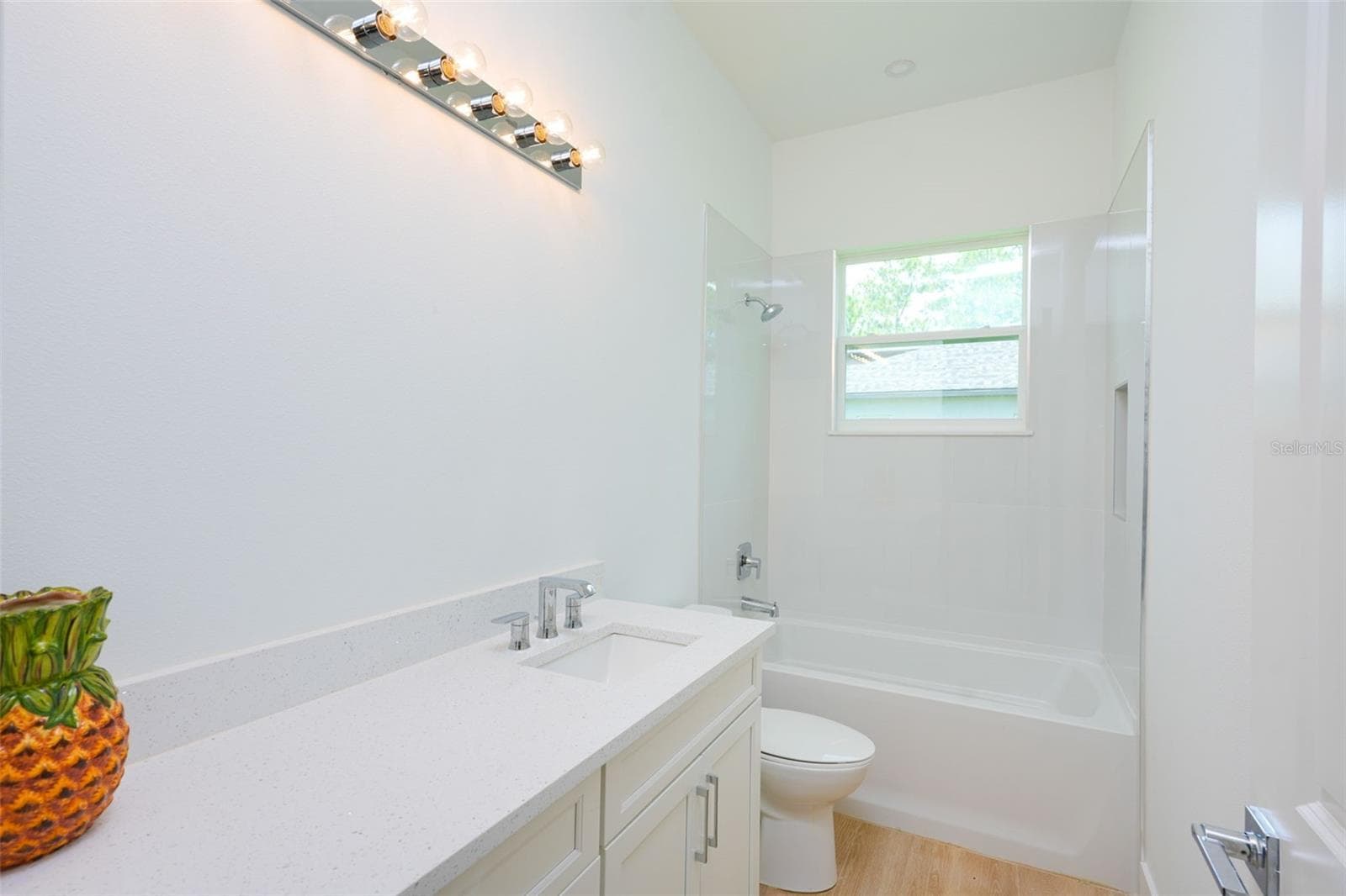 Bathroom 2 - 17460 MACASSAR RD, WEEKI WACHEE