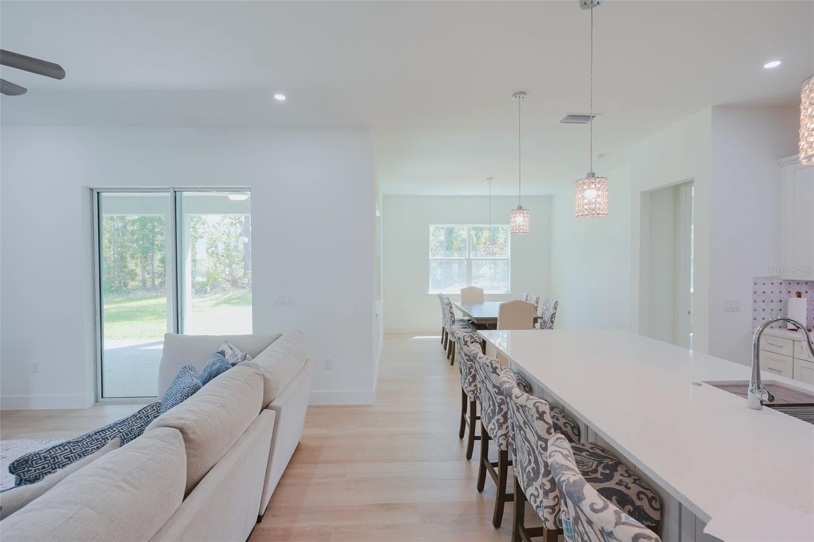 Living/Kitchen - 17460 MACASSAR RD, WEEKI WACHEE