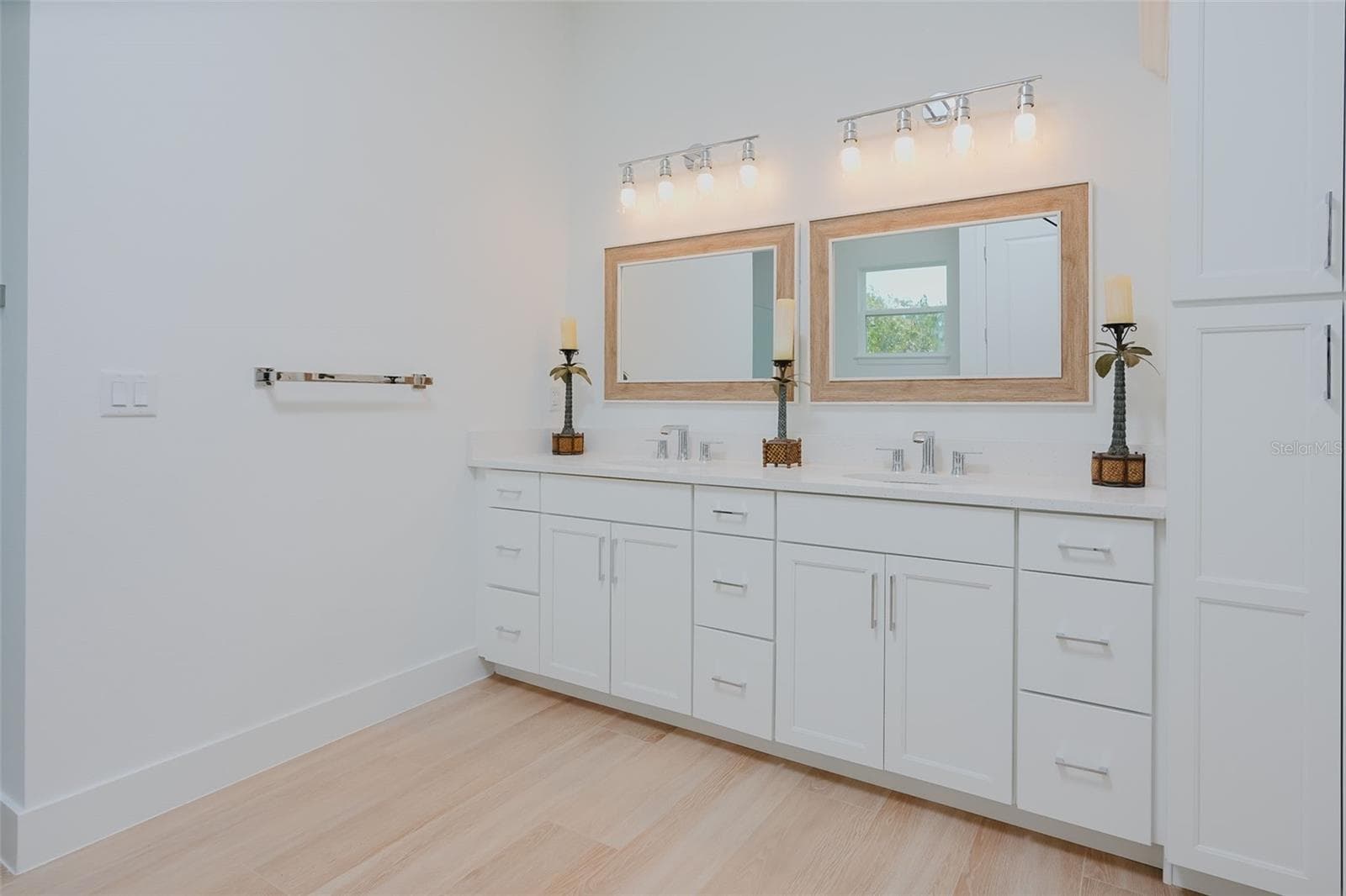 Primary Bathroom - 17460 MACASSAR RD, WEEKI WACHEE