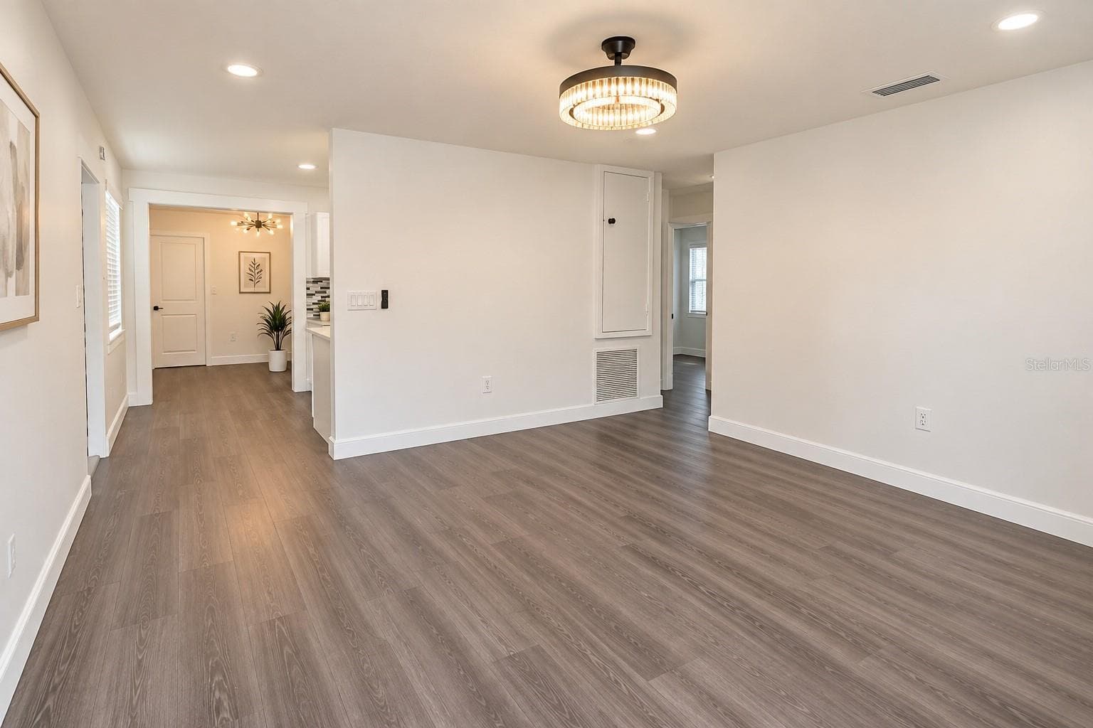 Single Family Residence at 3942 WELLS ST N, ORLANDO, photo 7 of 21
