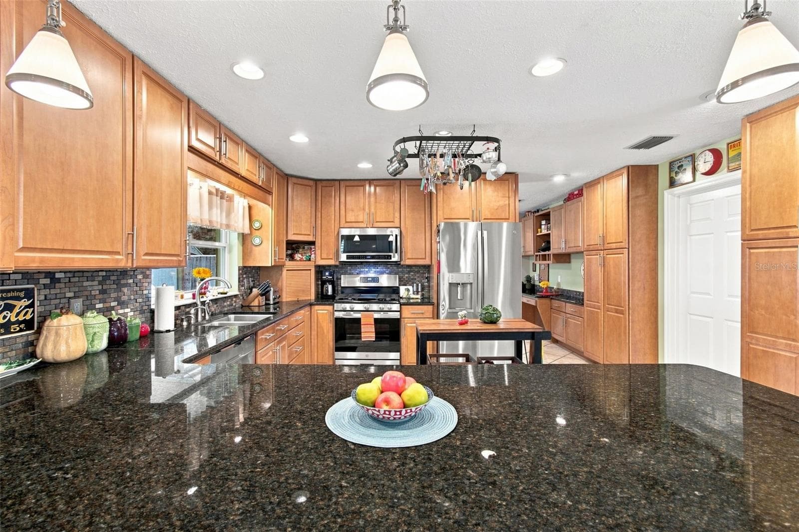 Single Family Residence at 610 HITCHING POST DR, BRANDON, photo 11 of 56