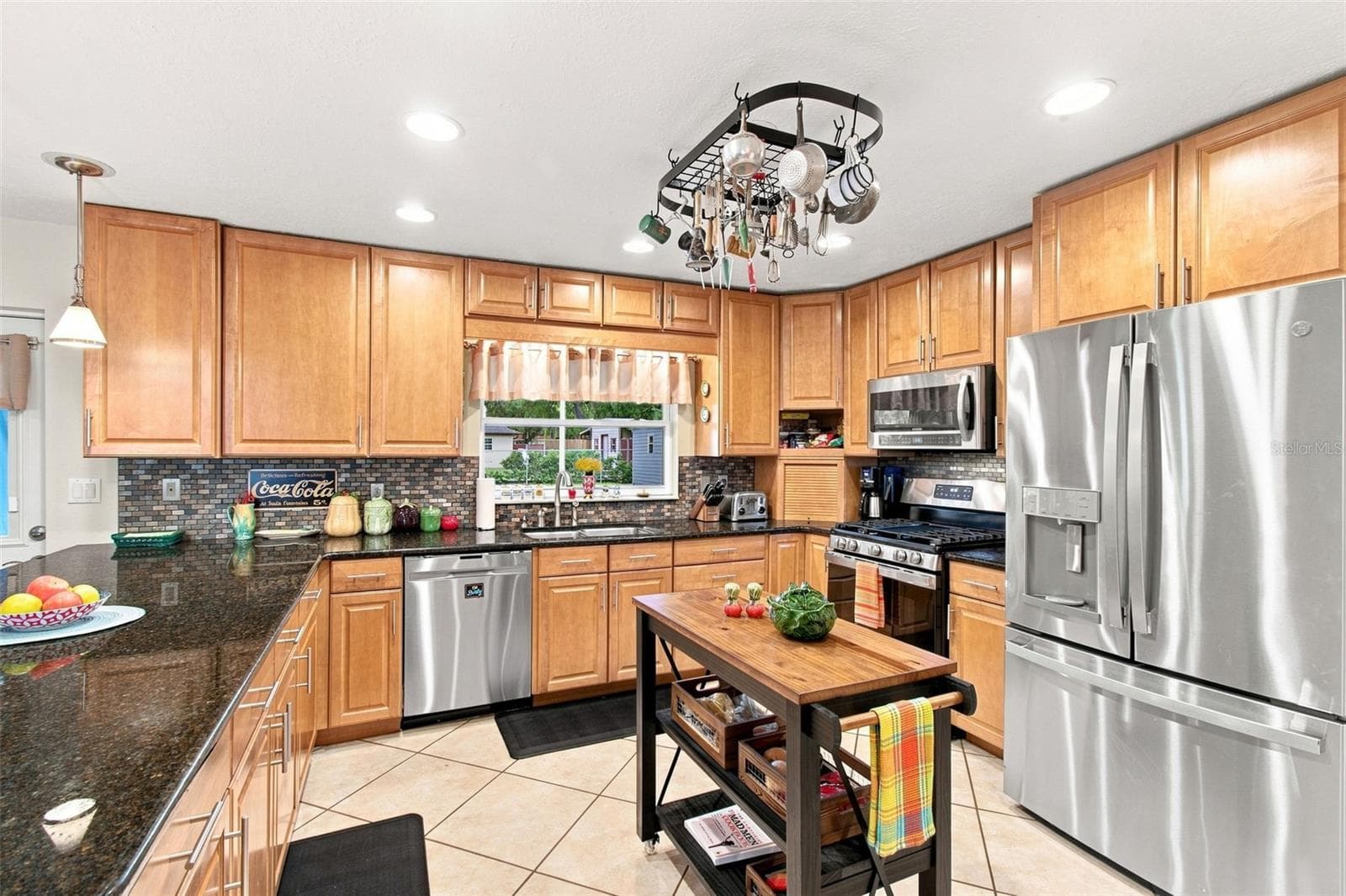 Single Family Residence at 610 HITCHING POST DR, BRANDON, photo 13 of 56