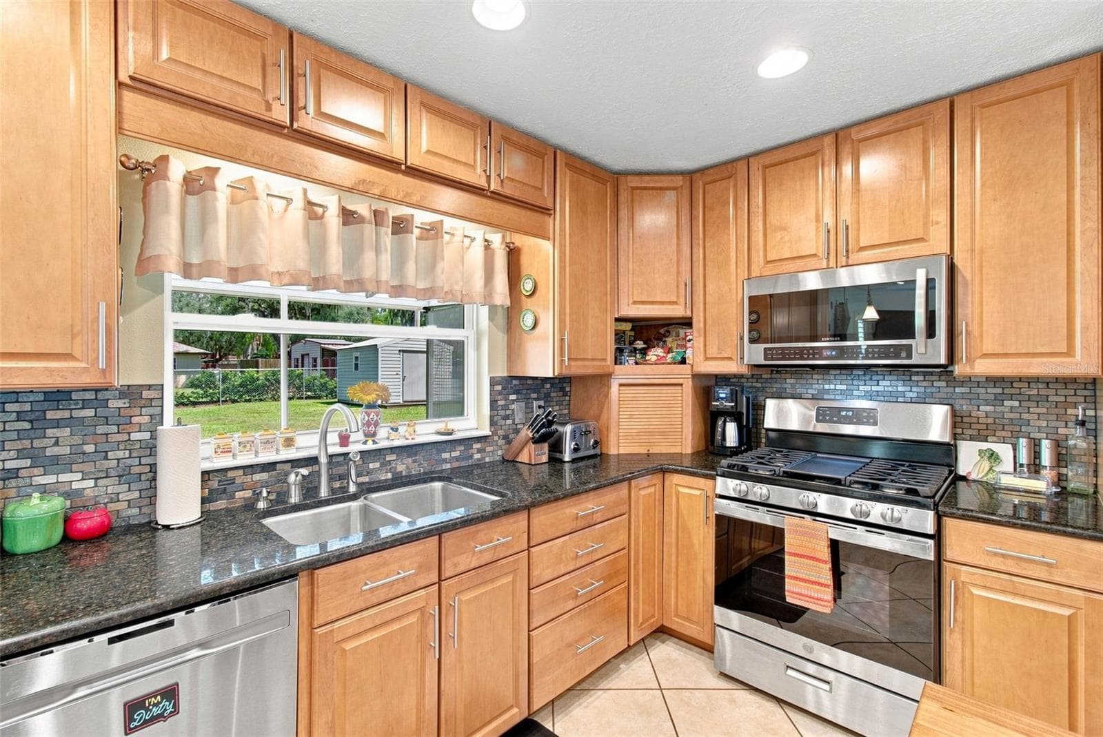 Single Family Residence at 610 HITCHING POST DR, BRANDON, photo 15 of 56