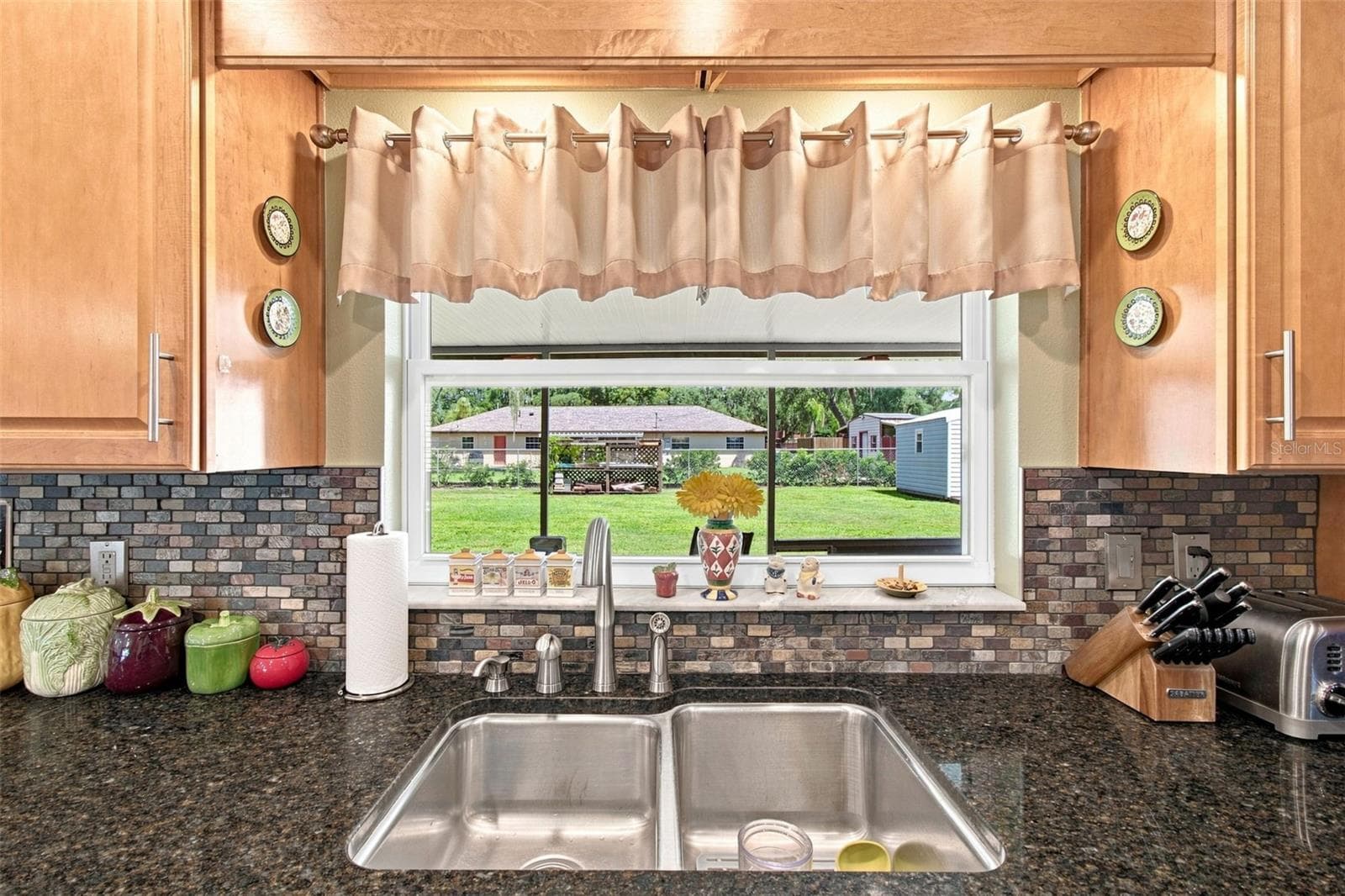 Single Family Residence at 610 HITCHING POST DR, BRANDON, photo 16 of 56