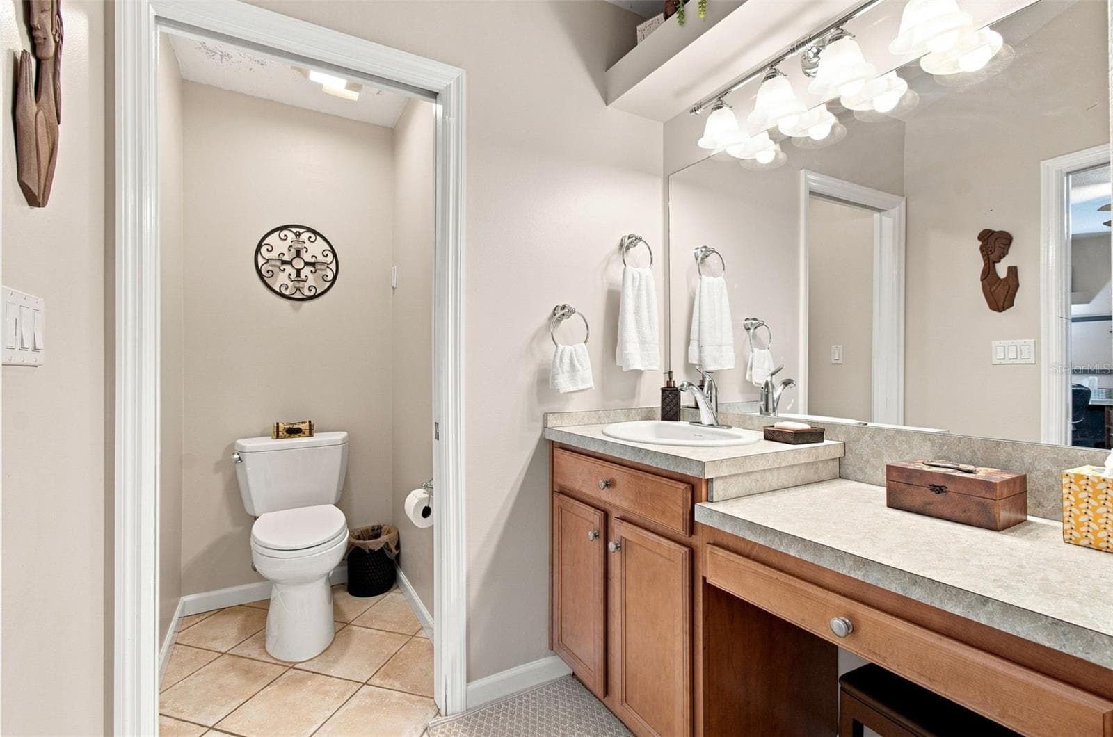 Single Family Residence at 610 HITCHING POST DR, BRANDON, photo 33 of 56
