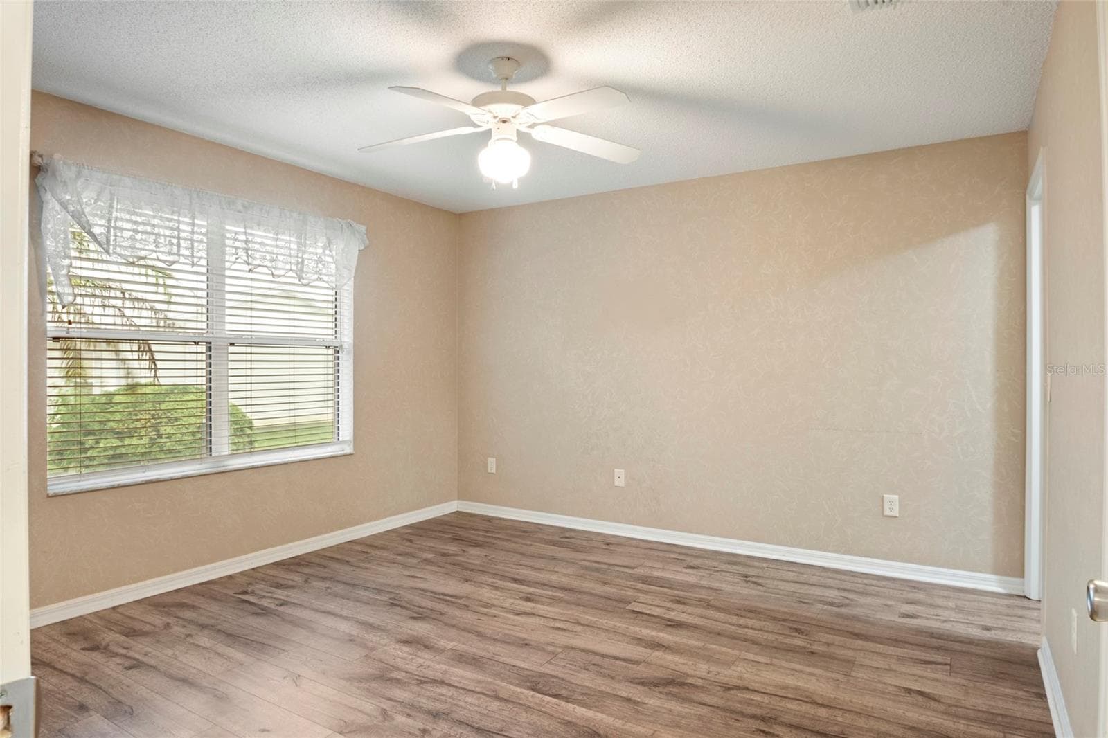 Single Family Residence at 16804 SE 96TH CHAPELWOOD CIR #52, THE VILLAGES, photo 35 of 62