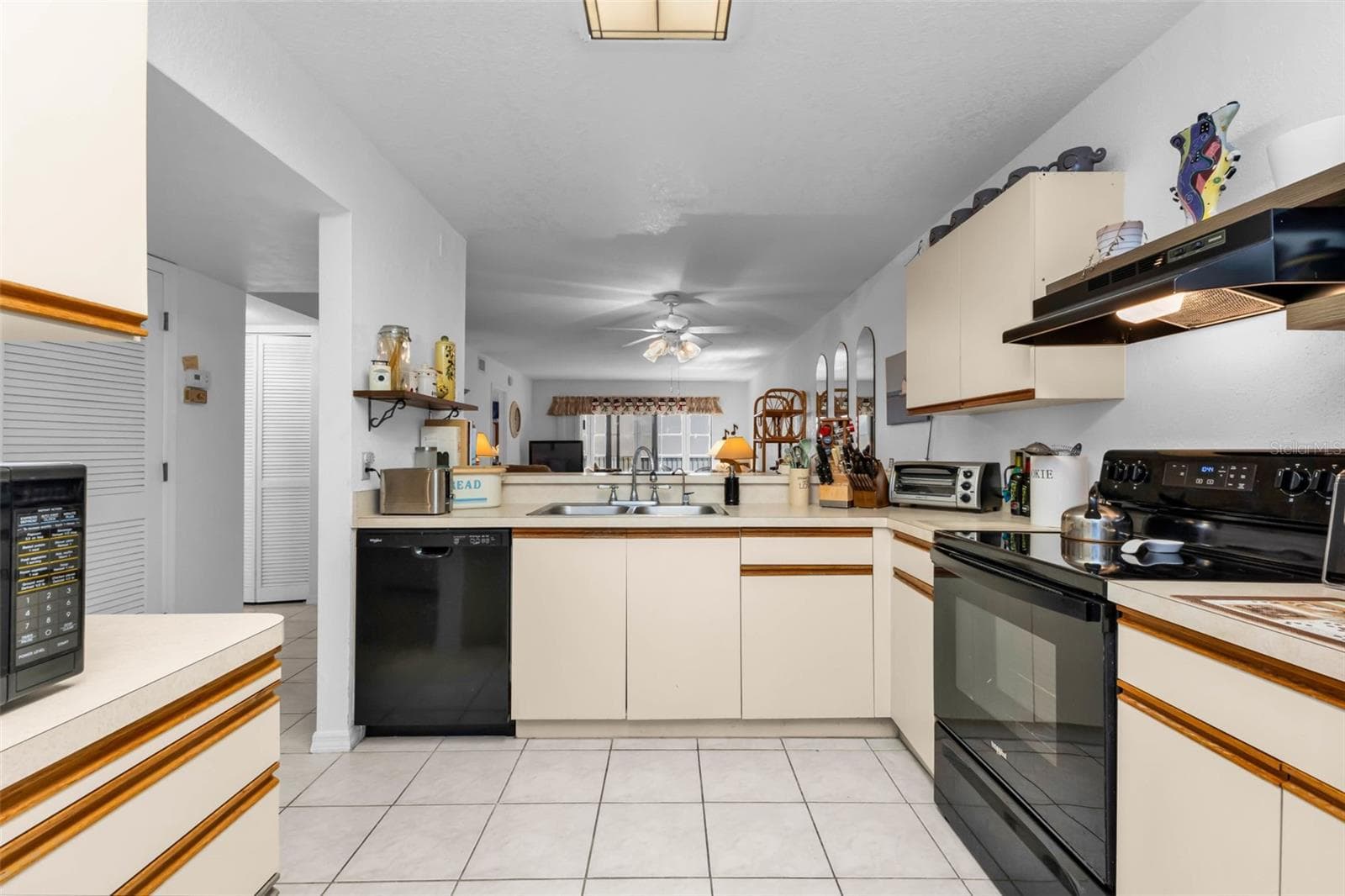 Condominium at 175 KINGS HWY #626, PUNTA GORDA, photo 5 of 34