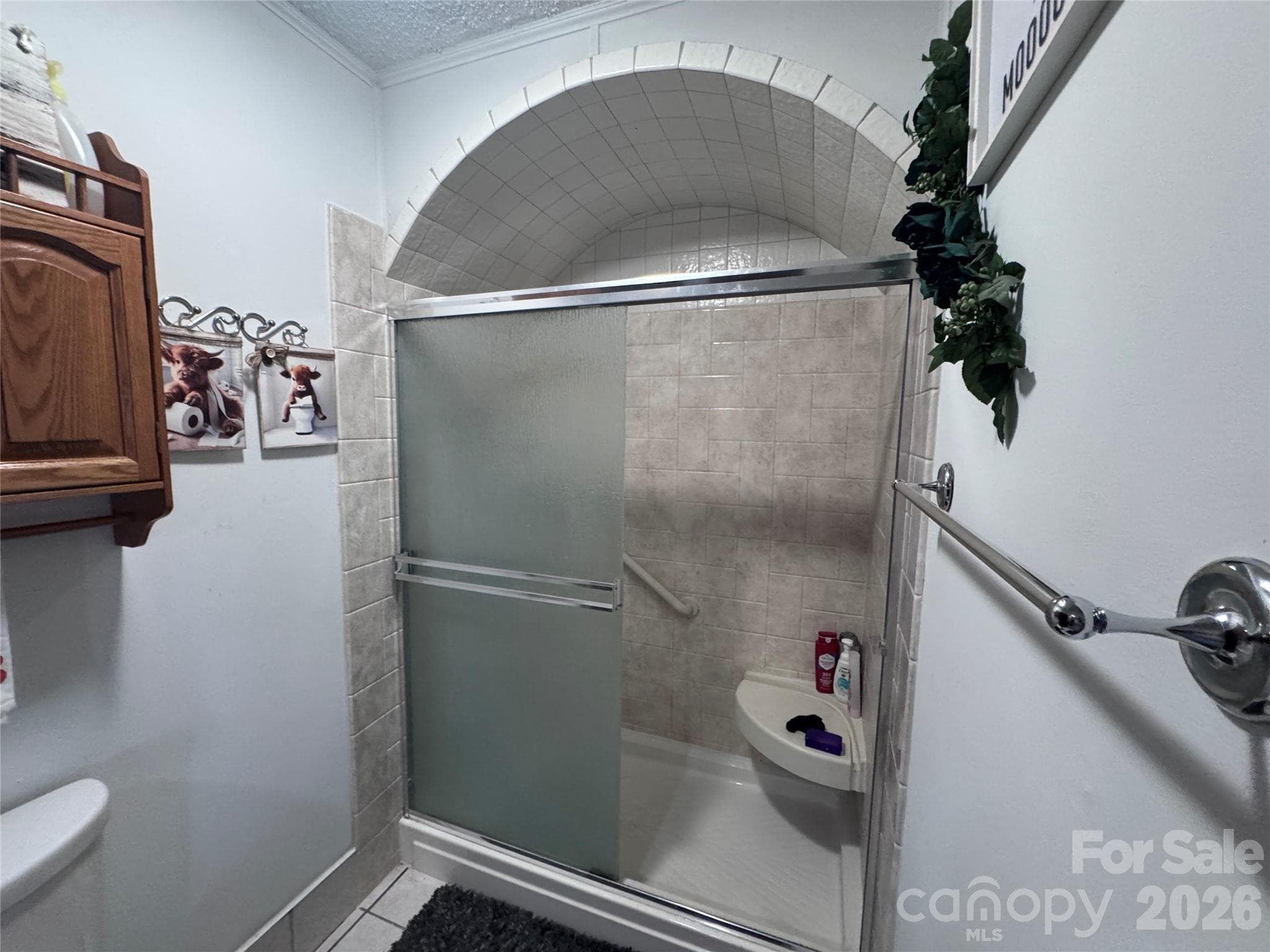 Main bathroom - 106 Myrtle Street, Morganton