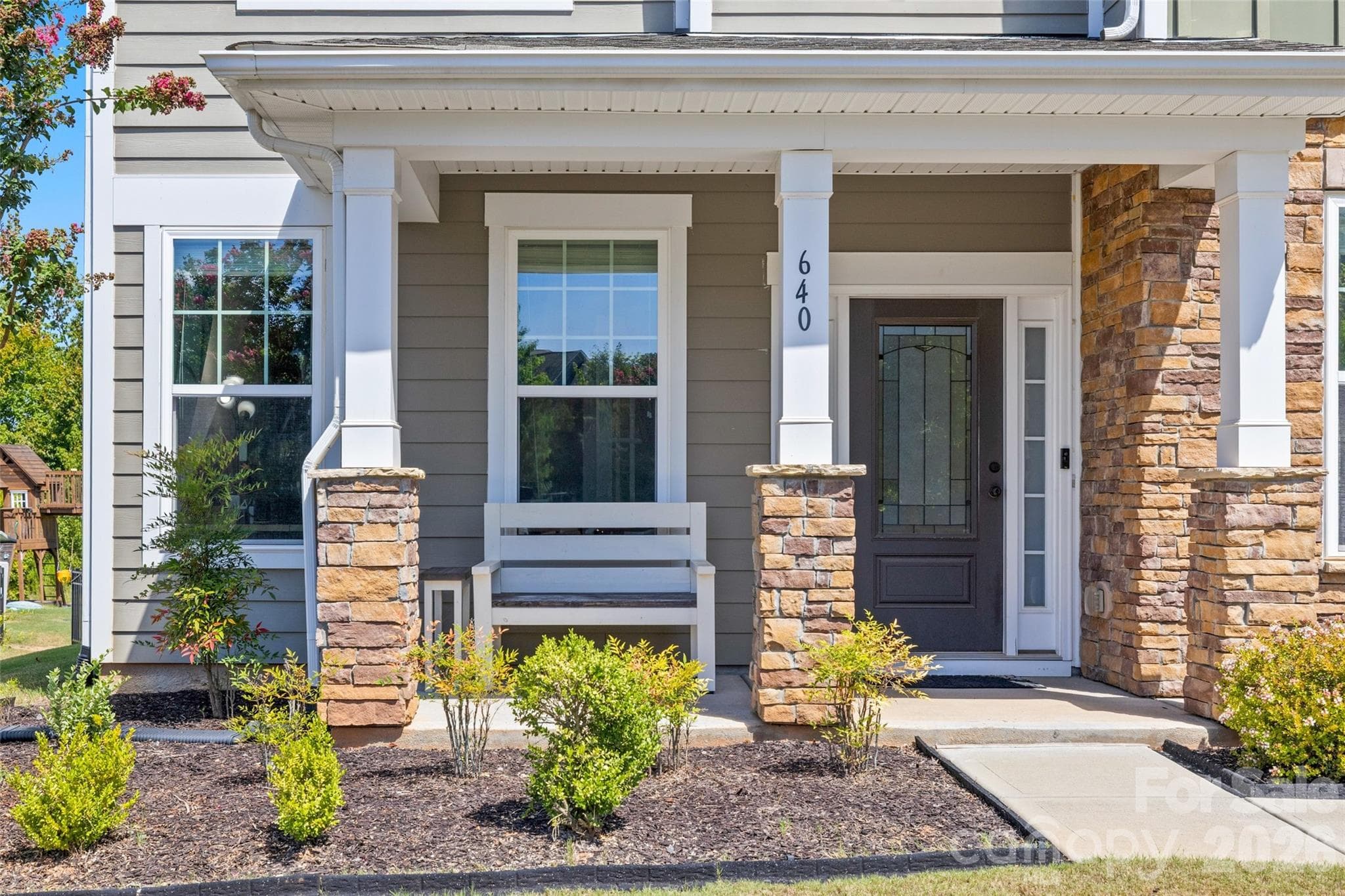 Single Family Residence at 640 Maple Hill Drive, Fort Mill, photo 2 of 40