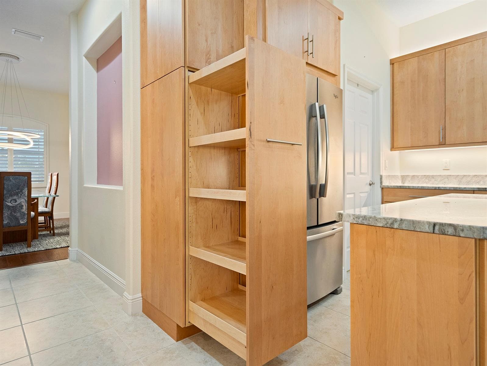 Pull out pantry - 8348 BRIDGEPORT BAY CIR, MOUNT DORA
