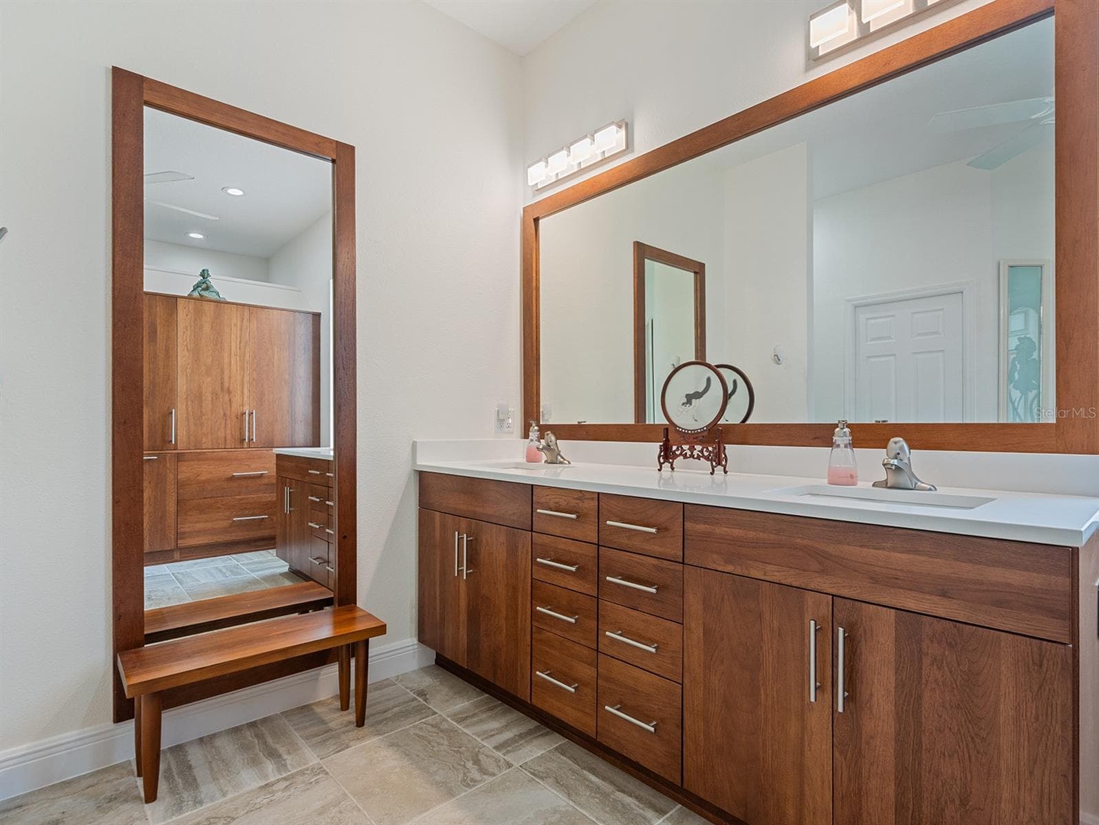 Primary Bath - 8348 BRIDGEPORT BAY CIR, MOUNT DORA