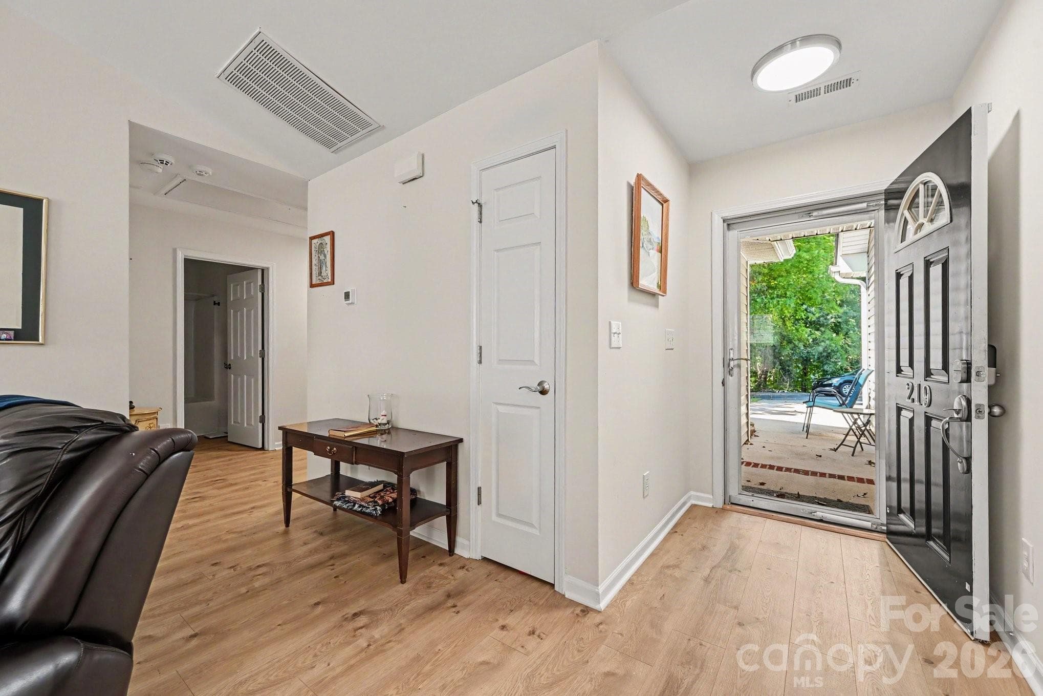 Townhouse at 219 Edinburgh Court, Mount Holly, photo 3 of 16