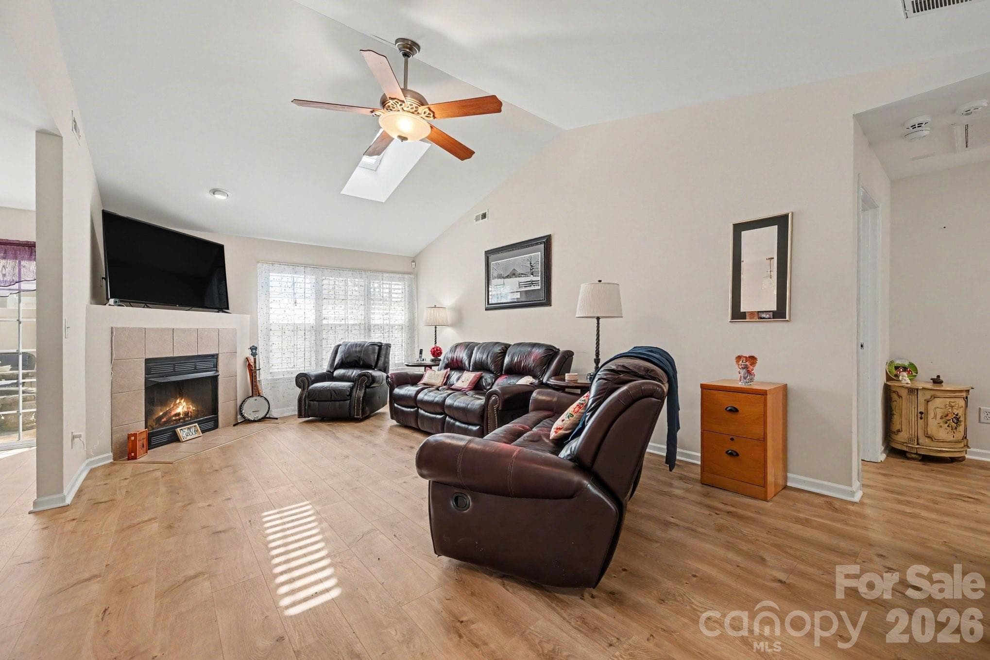 Townhouse at 219 Edinburgh Court, Mount Holly, photo 4 of 16
