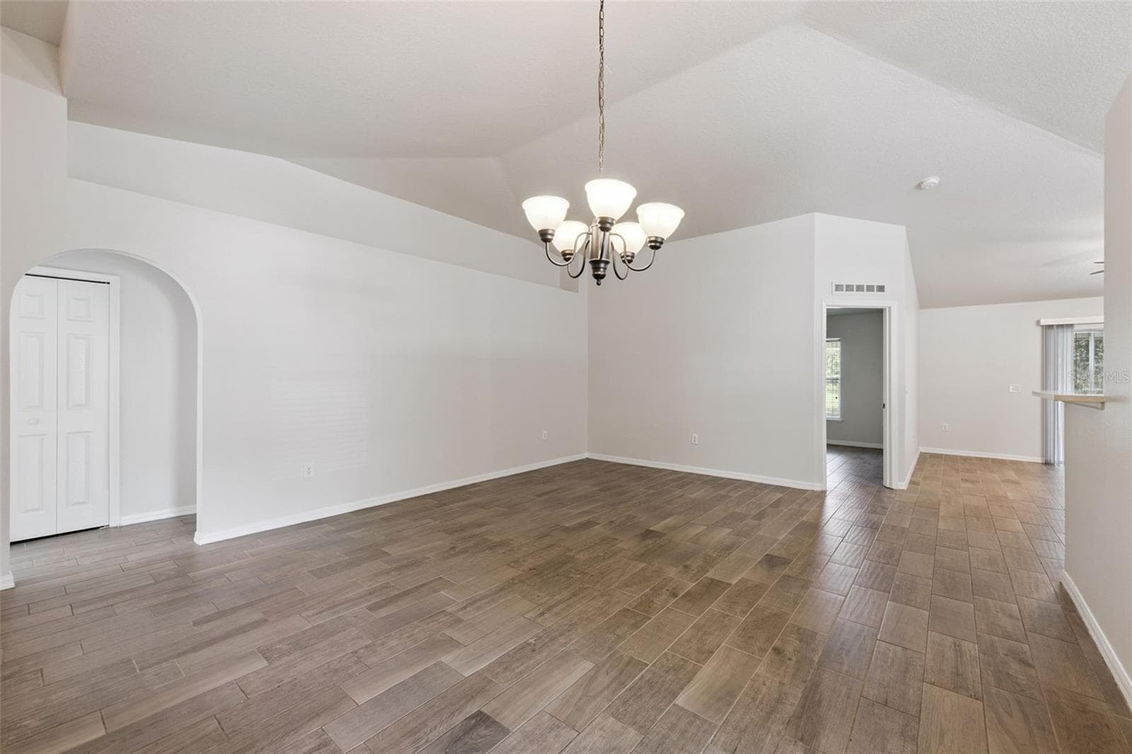 Single Family Residence at 1906 CORNER GLEN DR, ORLANDO, photo 4 of 28