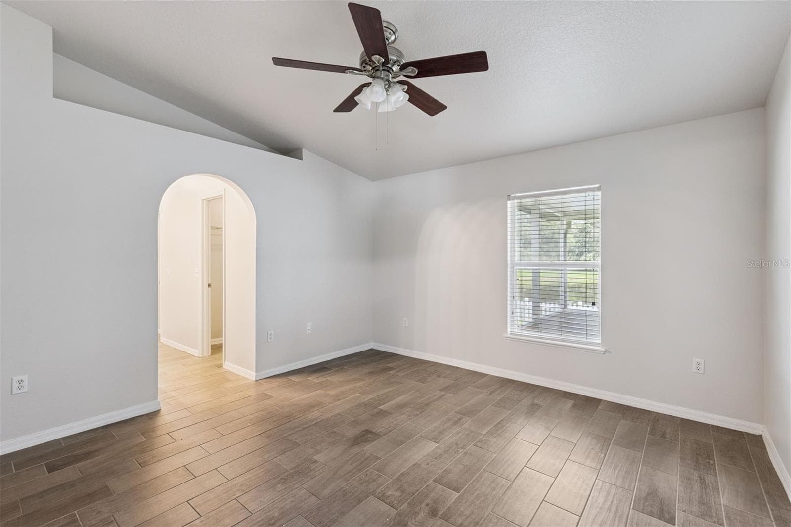 Single Family Residence at 1906 CORNER GLEN DR, ORLANDO, photo 10 of 28