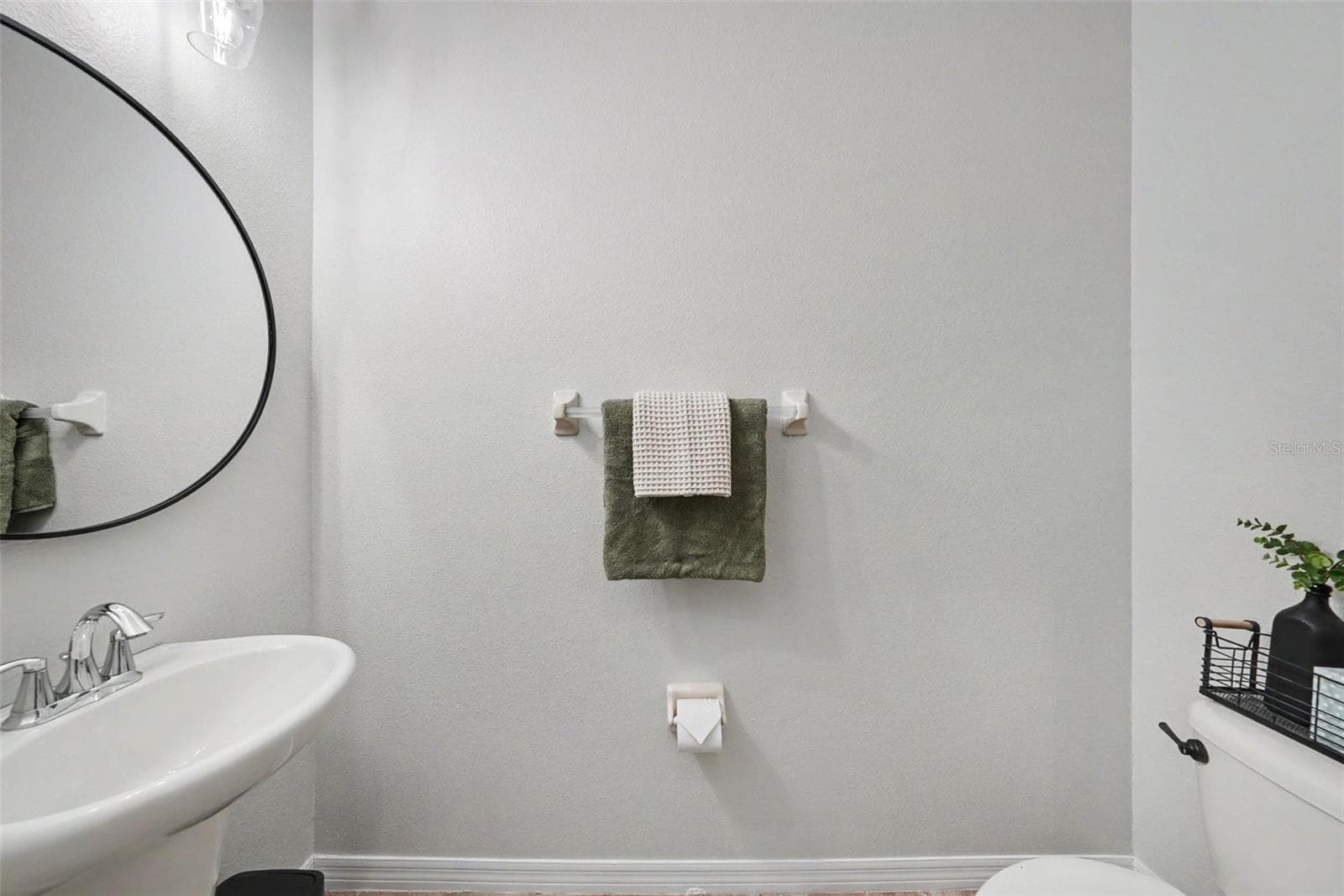 DOWNSTAIRS POWDER BATH - 8604 FIDDLELEAF COURT, TAMPA