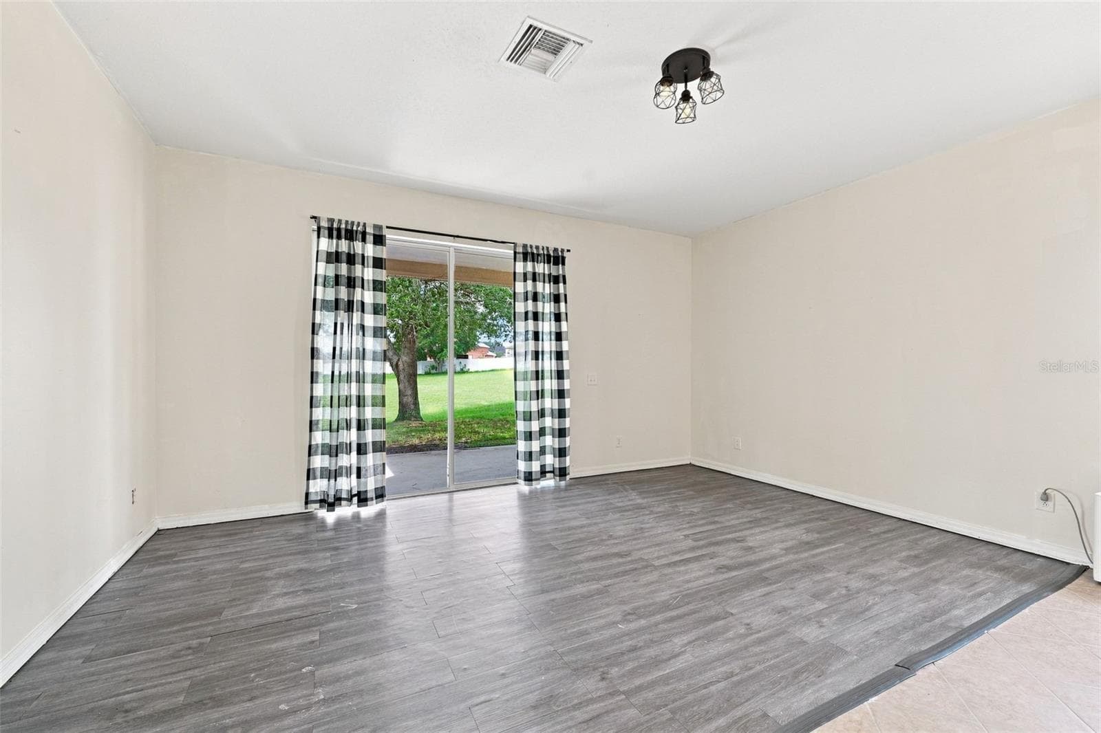 Dining - 8814 SOUTHERN CHARM CIR, BROOKSVILLE