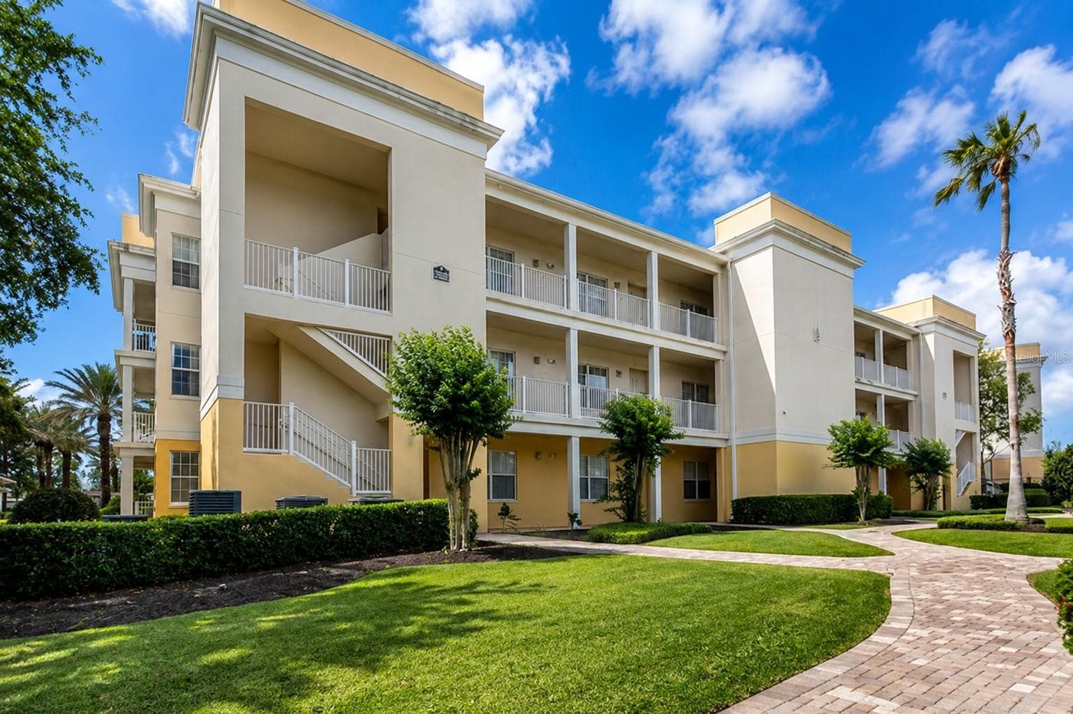 Condominium at 7505 MOURNING DOVE CIR #302, KISSIMMEE, photo 5 of 35