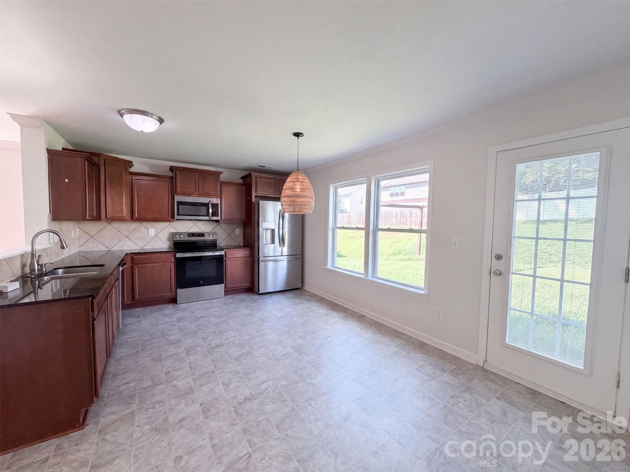 Single Family Residence at 164 Altondale Drive, Statesville, photo 2 of 17