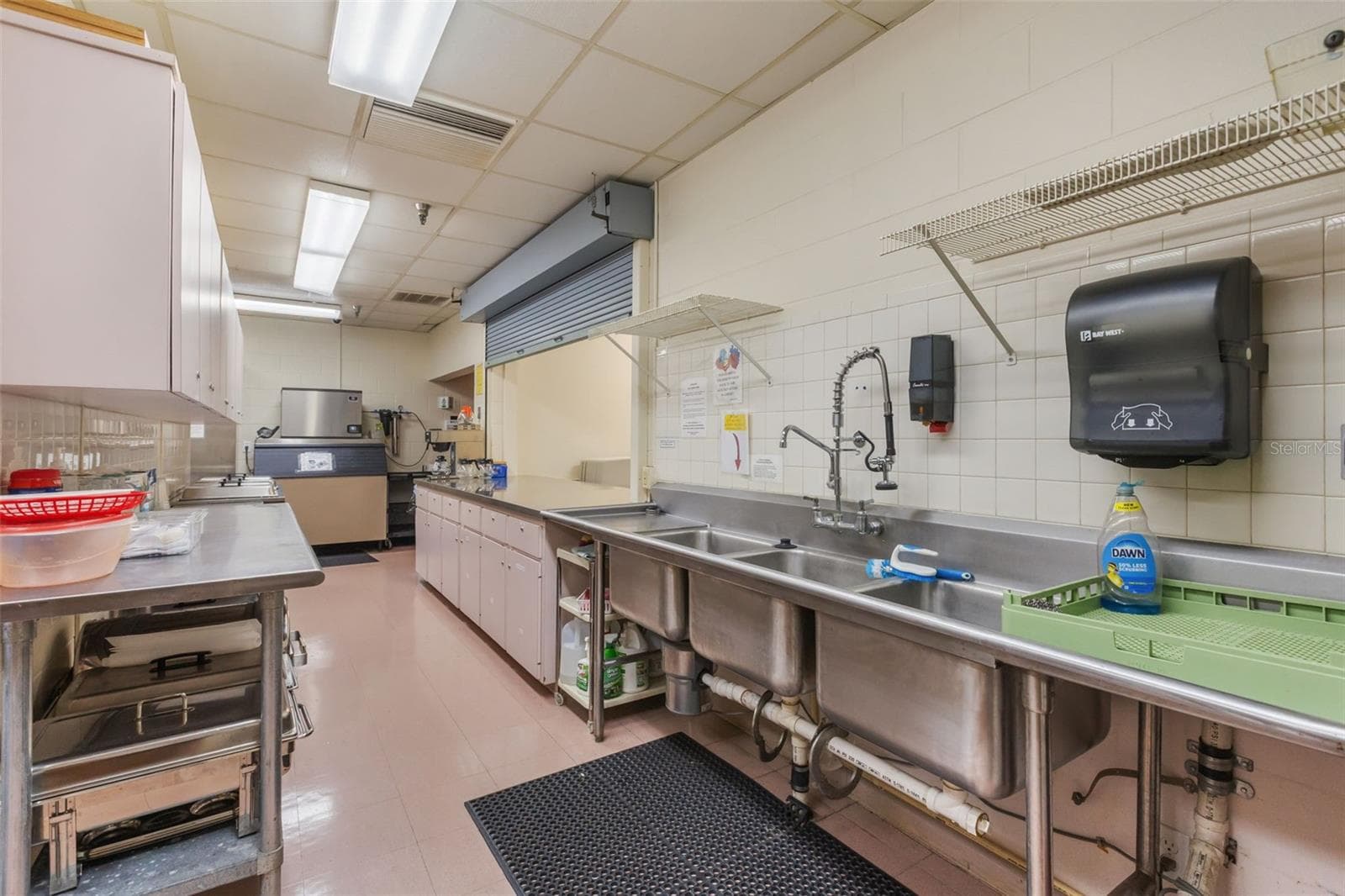 Clubhouse kitchen - 5536 ROSEWALL CIR, LEESBURG