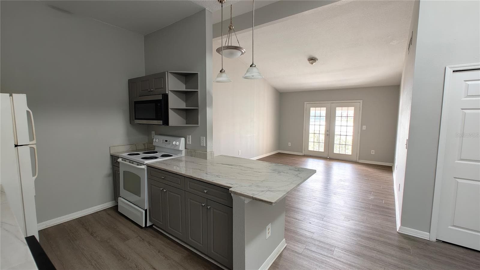 Condominium at 145 N PEARL LAKE CSWY #204, ALTAMONTE SPRINGS, photo 4 of 11