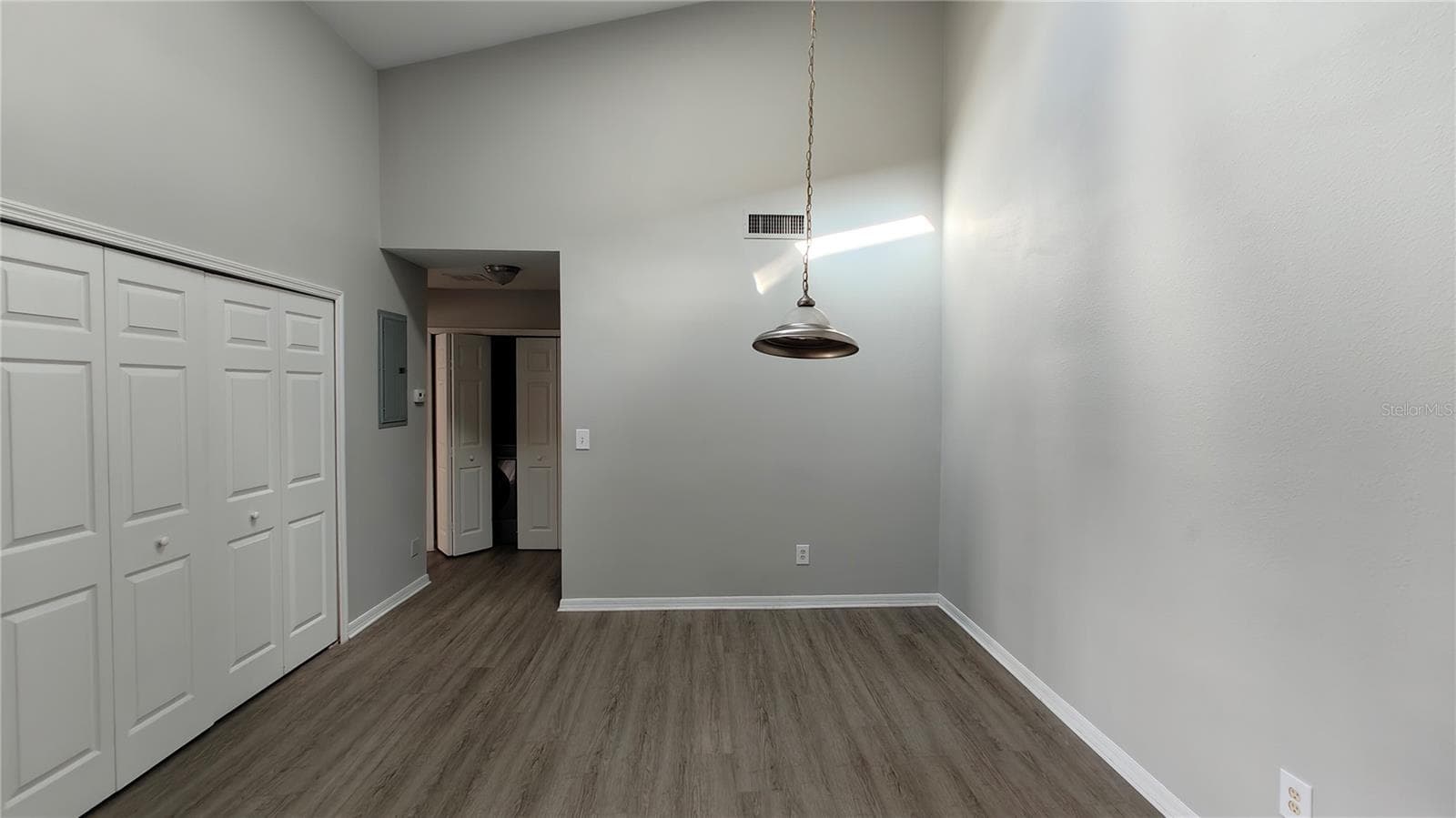 Condominium at 145 N PEARL LAKE CSWY #204, ALTAMONTE SPRINGS, photo 8 of 11