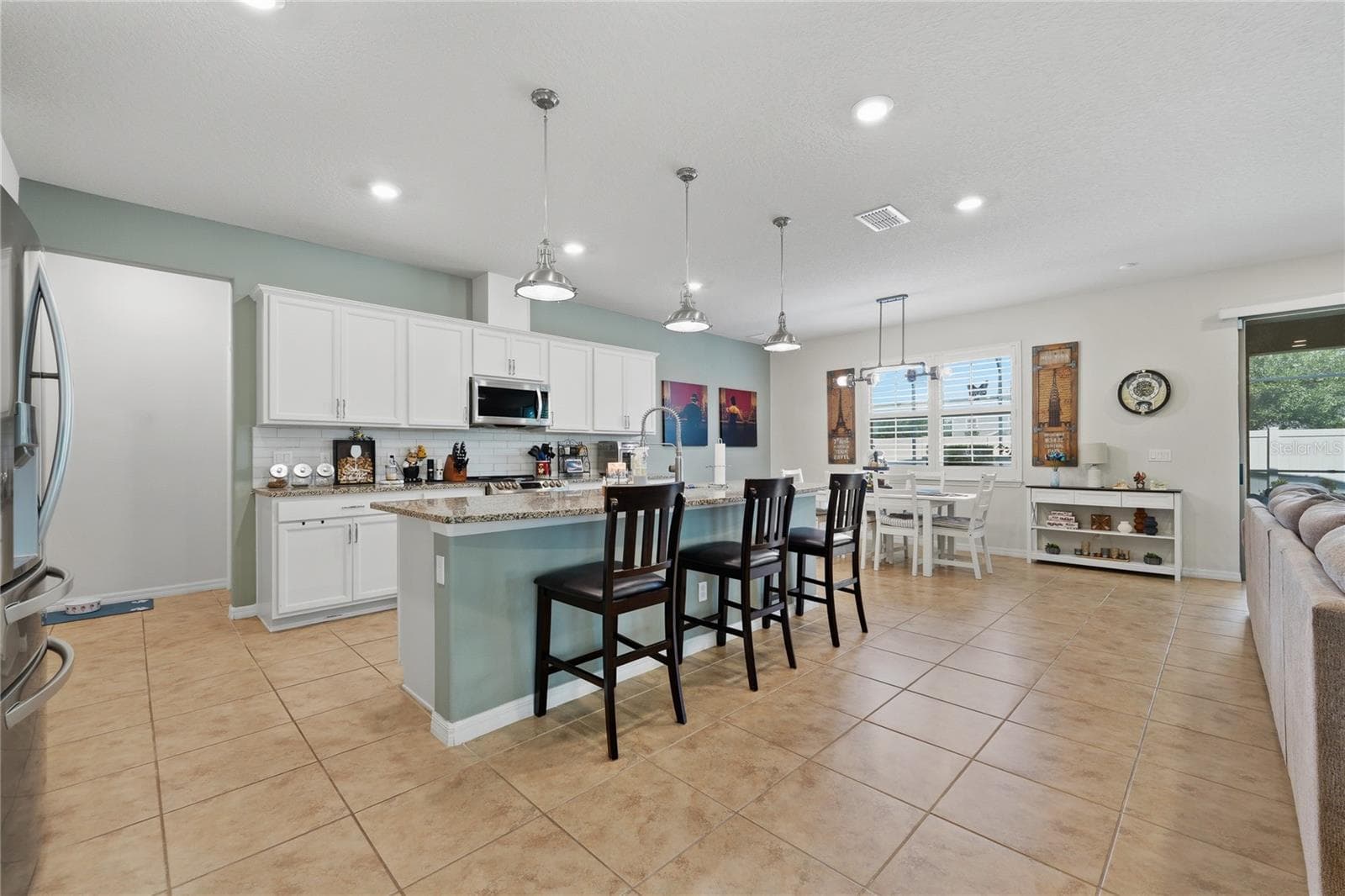 Gourmet kitchen with plenty of room to entertain. - 2873 MATERA DR, ST CLOUD