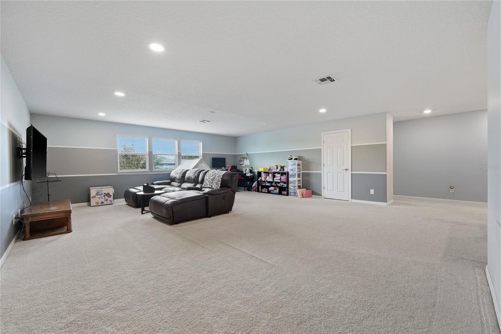 Single Family Residence at 2873 MATERA DR, ST CLOUD, photo 31 of 57