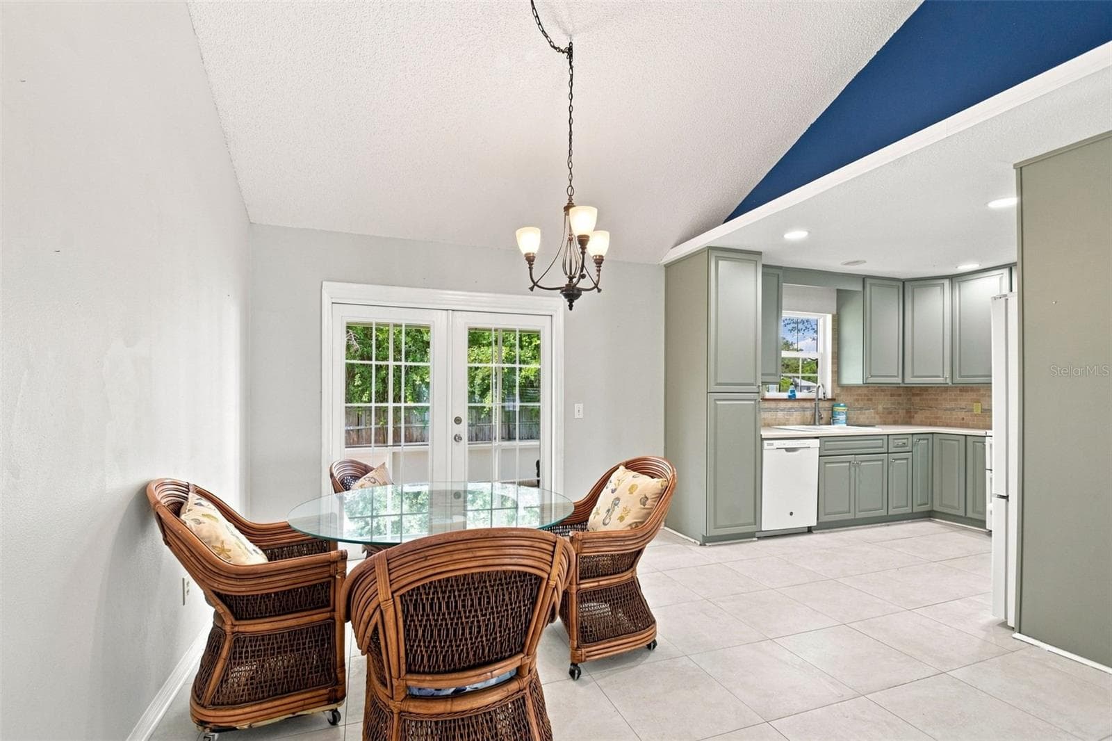 Single Family Residence at 2720 BANYAN DR, EDGEWATER, photo 9 of 34
