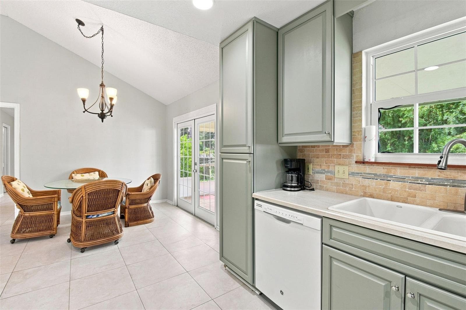 Single Family Residence at 2720 BANYAN DR, EDGEWATER, photo 15 of 34