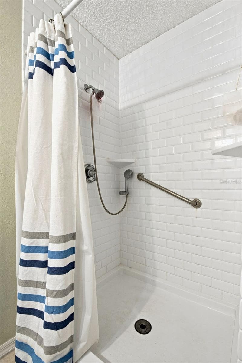 Single Family Residence at 2720 BANYAN DR, EDGEWATER, photo 20 of 34