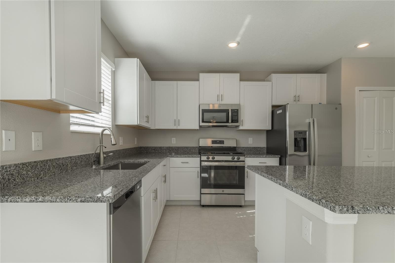 Single Family Residence at 10269 SHADY PRESERVE DR, RIVERVIEW, photo 8 of 51