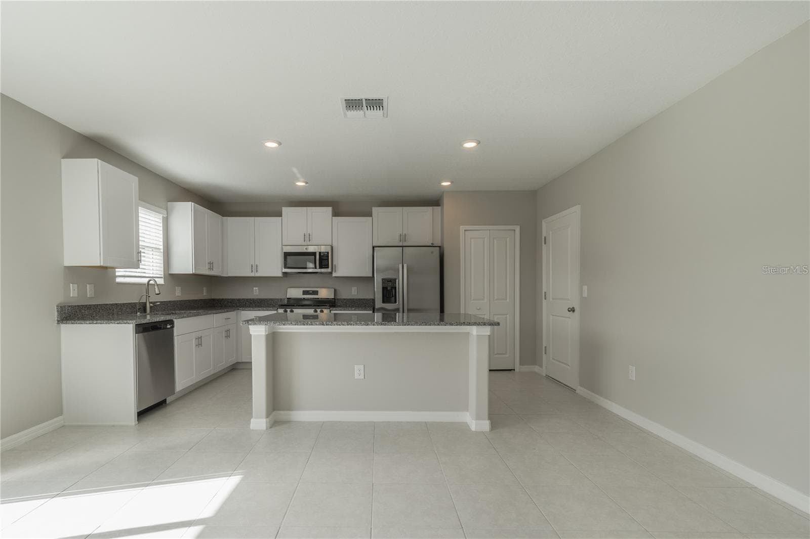 Single Family Residence at 10269 SHADY PRESERVE DR, RIVERVIEW, photo 10 of 51