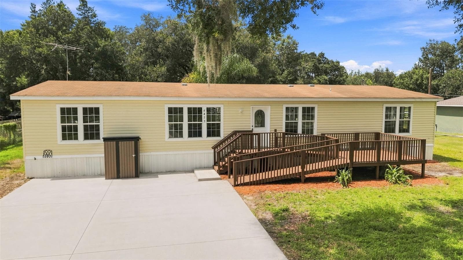 Manufactured Home at 6453 MANGROVE DR, WESLEY CHAPEL, photo 42 of 43